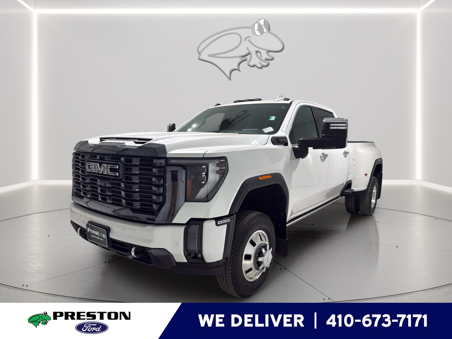 White Frost Tricoat 2024 GMC Sierra 3500HD Denali Ultimate Crew Cab 4WD Pickup Truck Four-Wheel Drive Automatic