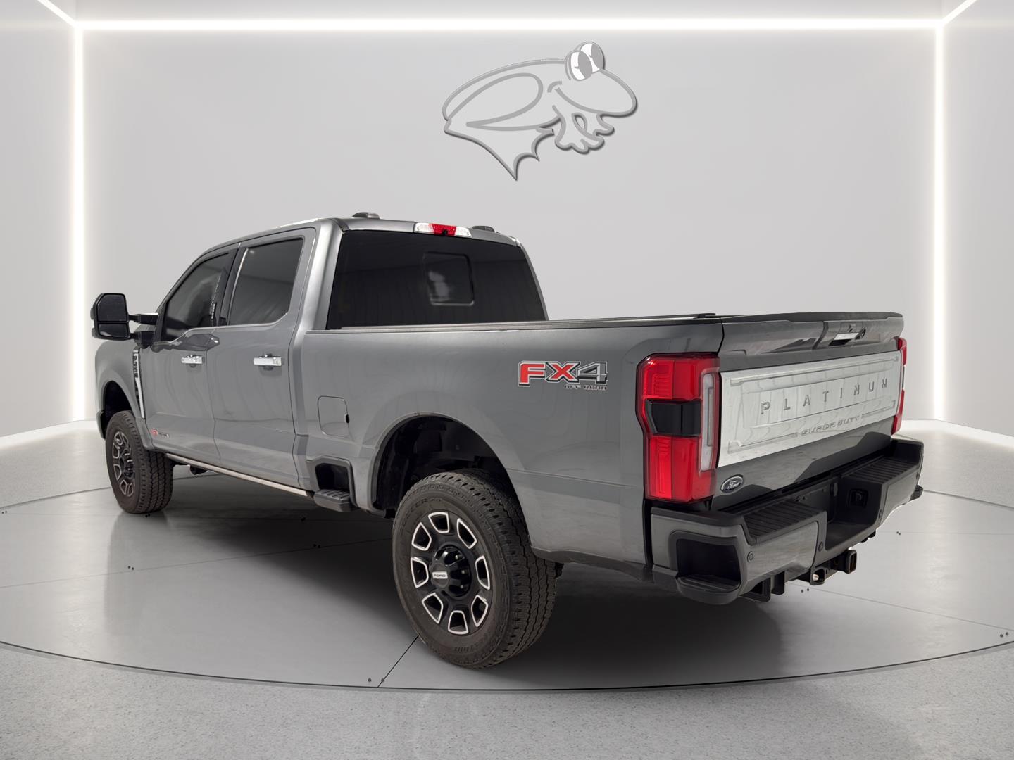 View vehicle photo 3