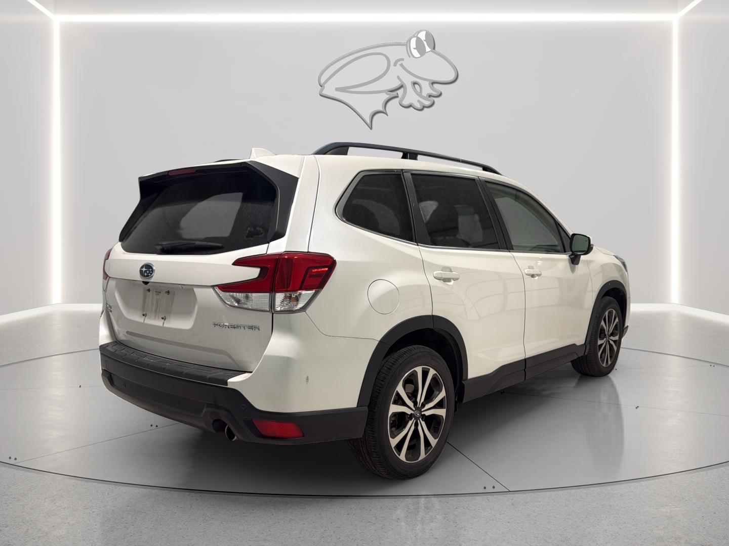 View vehicle photo 3