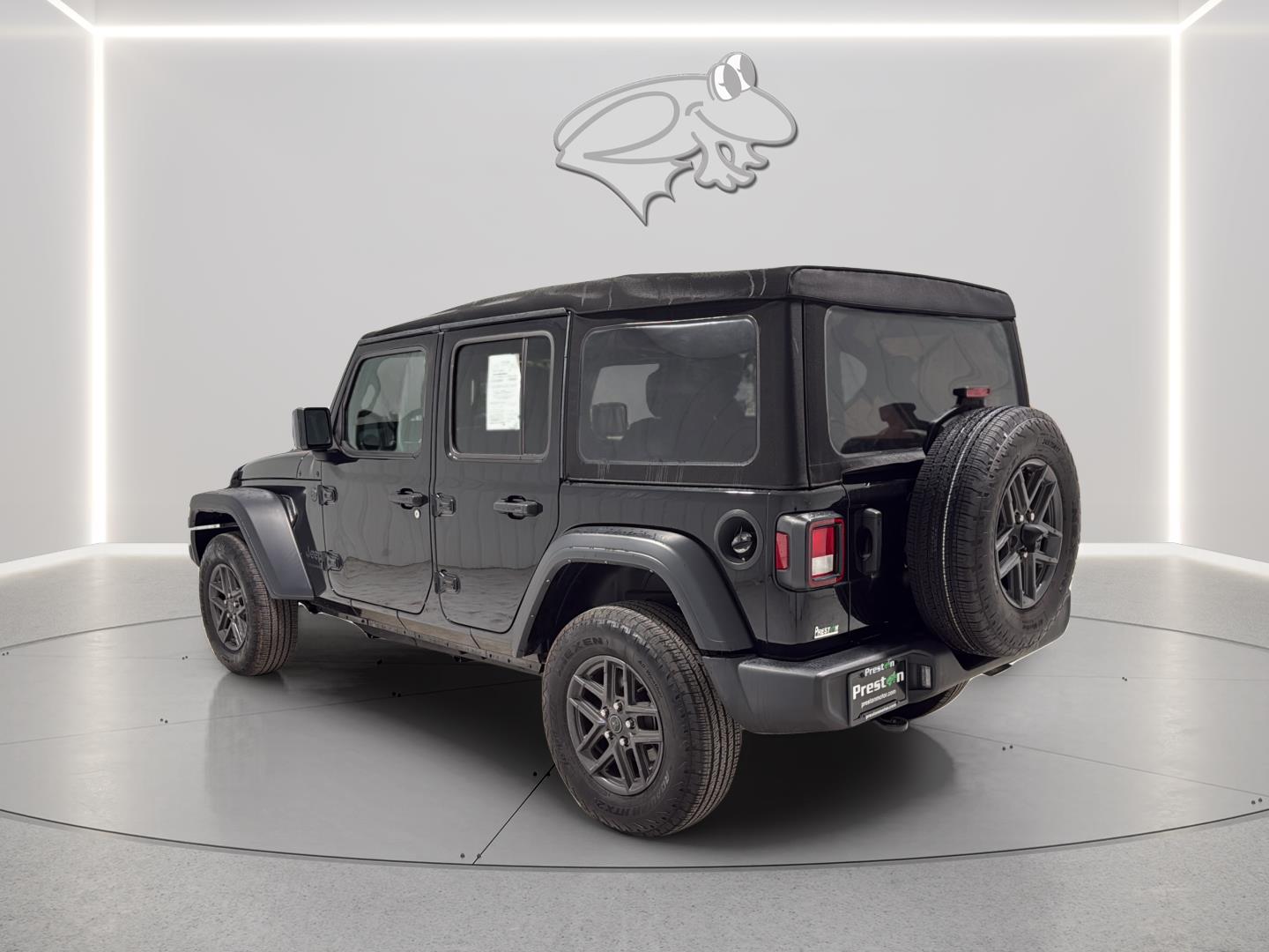 View vehicle photo 3
