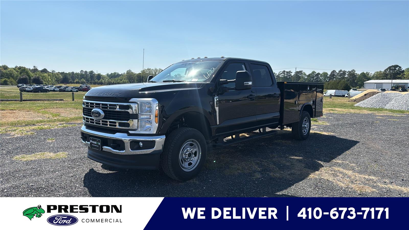 Agate Black Metallic 2026 Ford F-350 Super Duty Chassis  Four-Wheel Drive Automatic