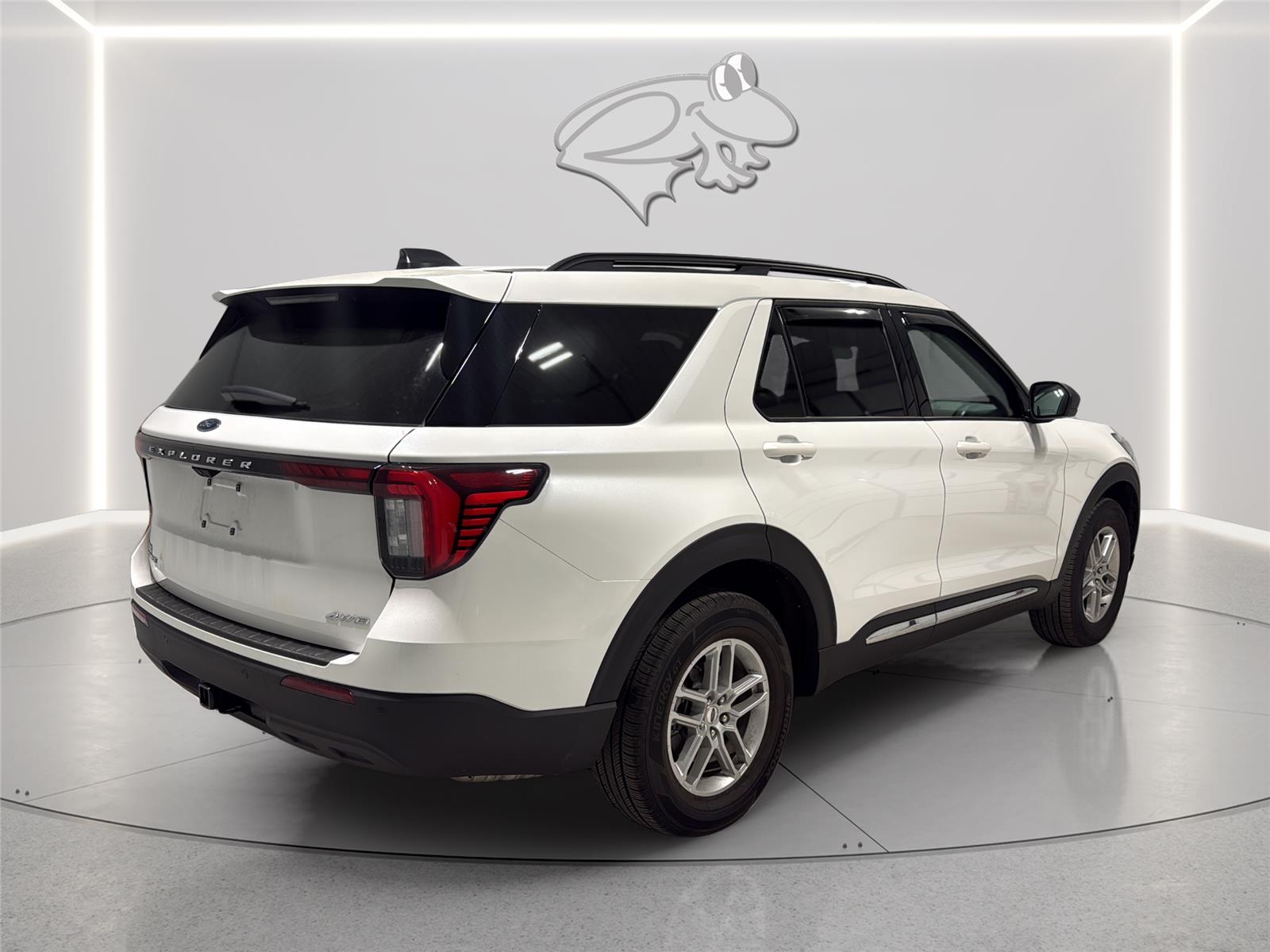 View vehicle photo 5