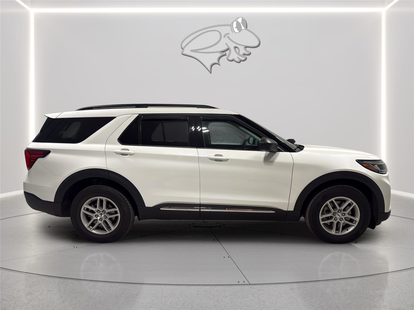 View vehicle photo 6