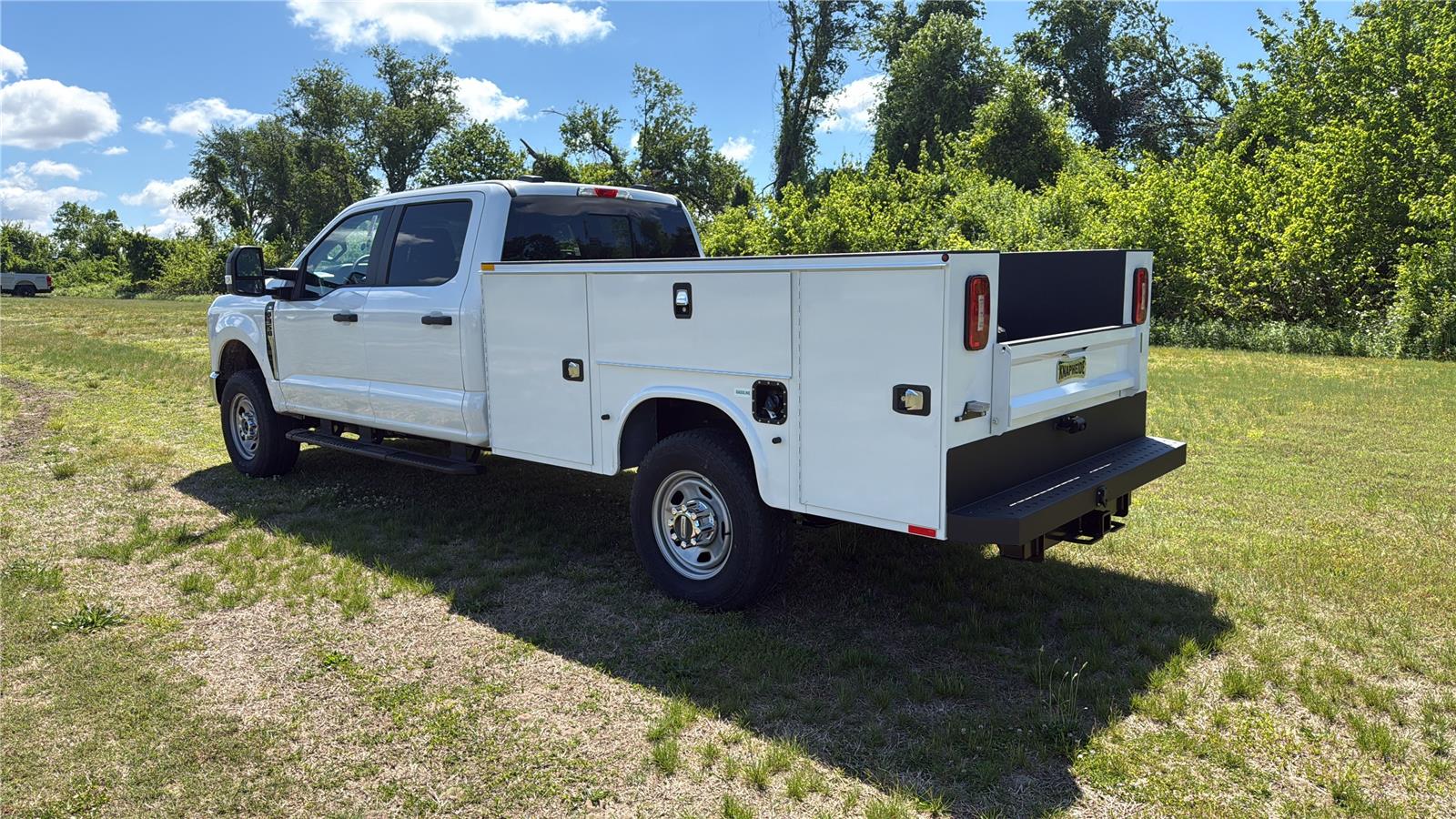 View vehicle photo 3