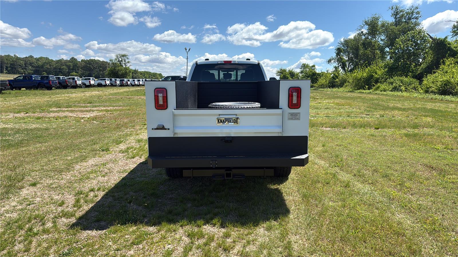 View vehicle photo 4