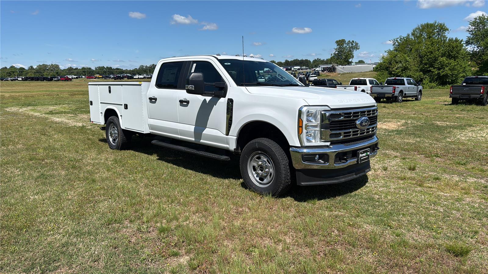 View vehicle photo 7