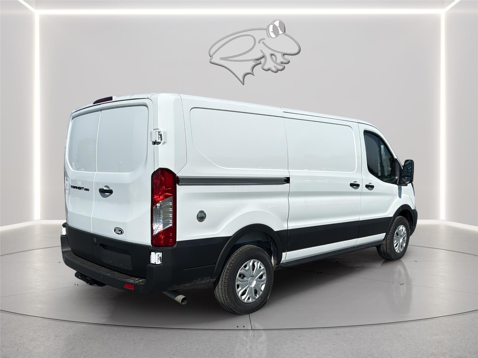 View vehicle photo 5