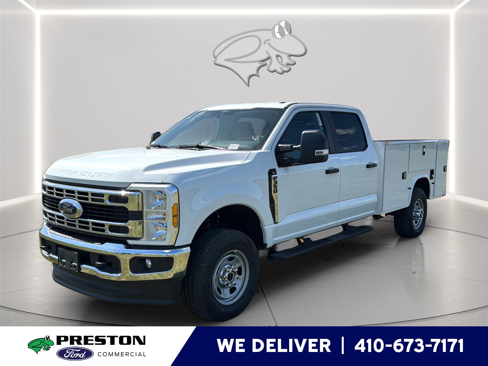 Oxford White 2026 Ford F-350 Super Duty Chassis Four-Wheel Drive Automatic