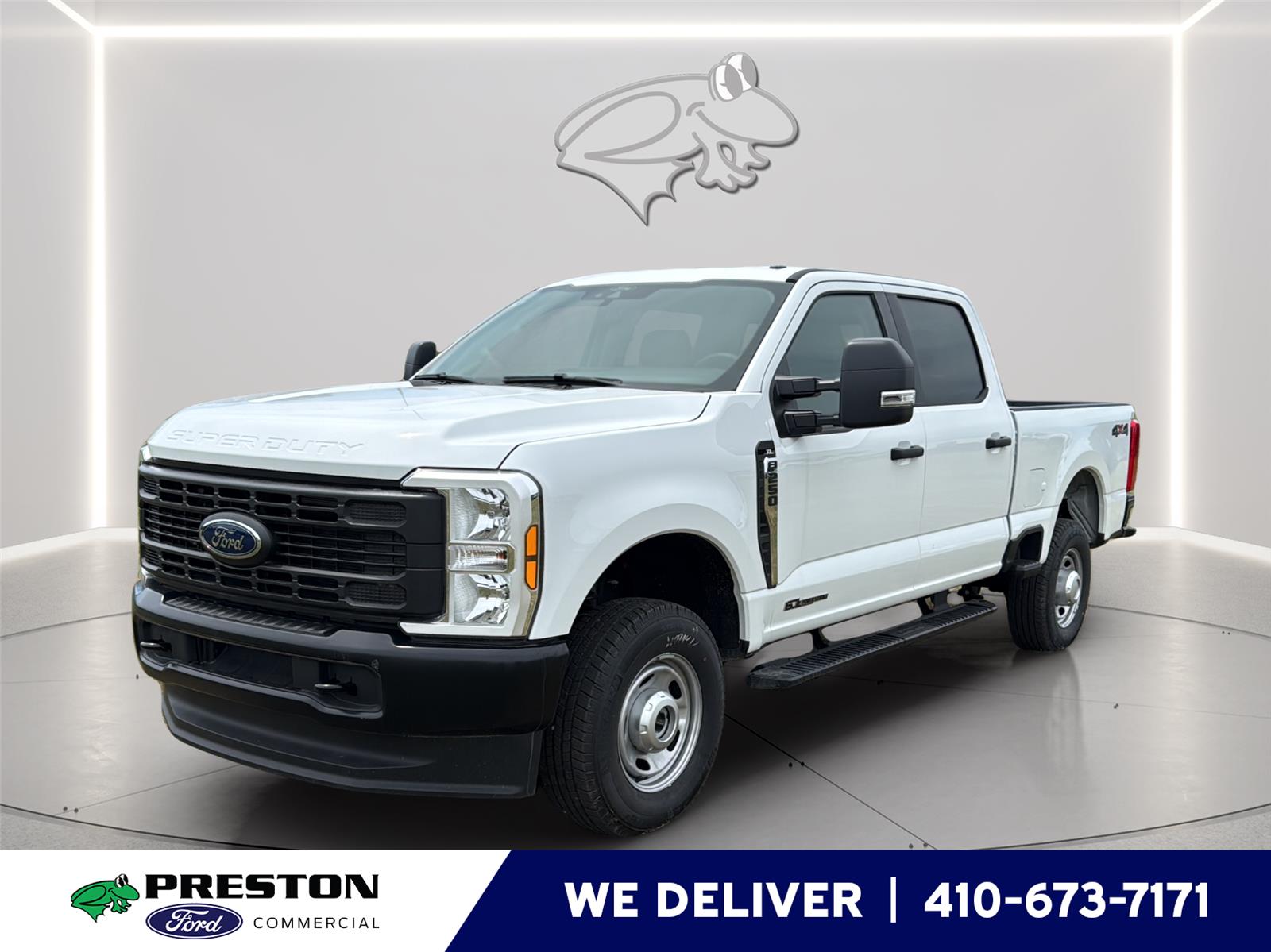 Oxford White 2025 Ford F-250 Super Duty Pickup Truck Four-Wheel Drive Automatic