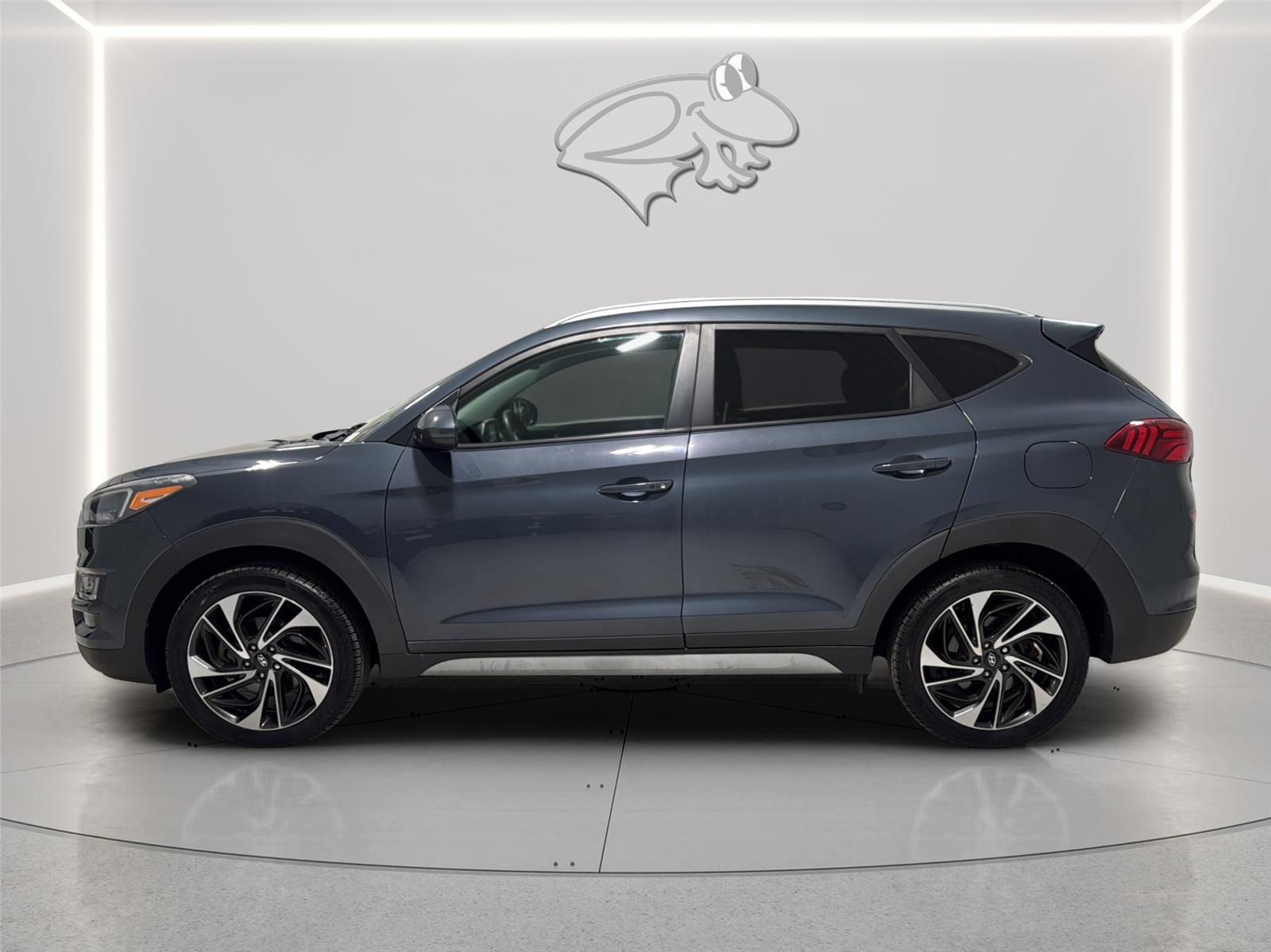 View vehicle photo 2