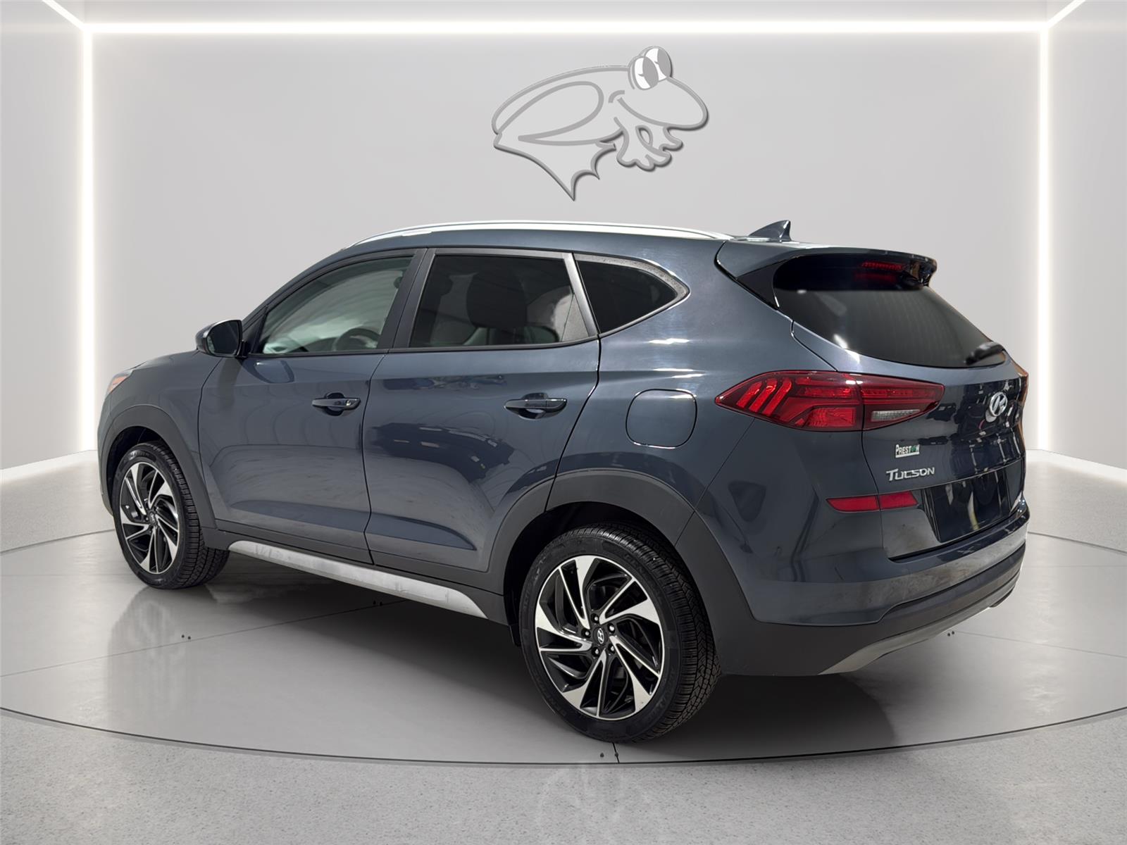 View vehicle photo 3