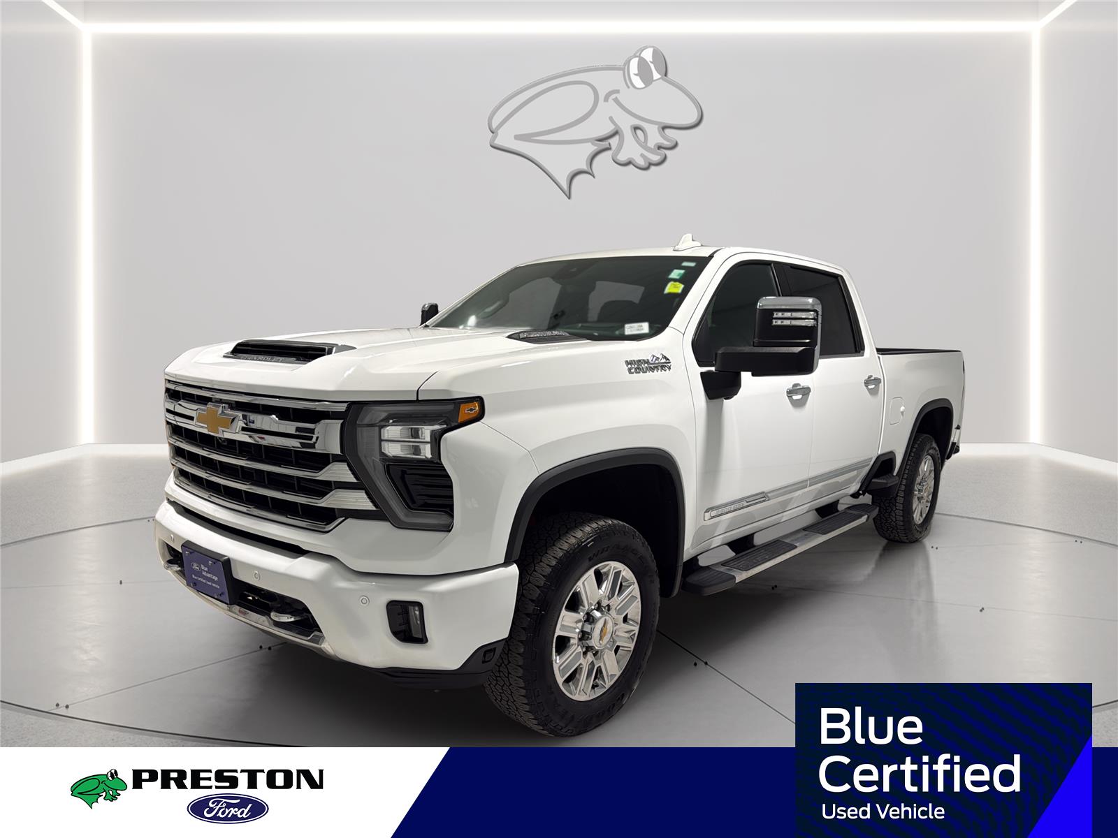 Summit White 2024 Chevrolet Silverado 2500HD Pickup Truck Four-Wheel Drive Automatic