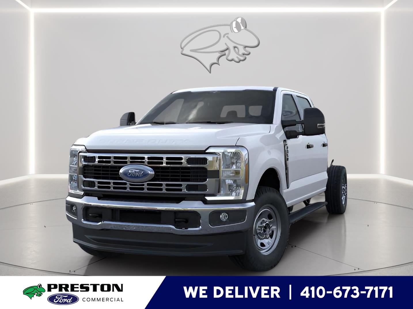 Oxford White 2026 Ford F-350 Super Duty Chassis Pickup Truck Four-Wheel Drive Automatic
