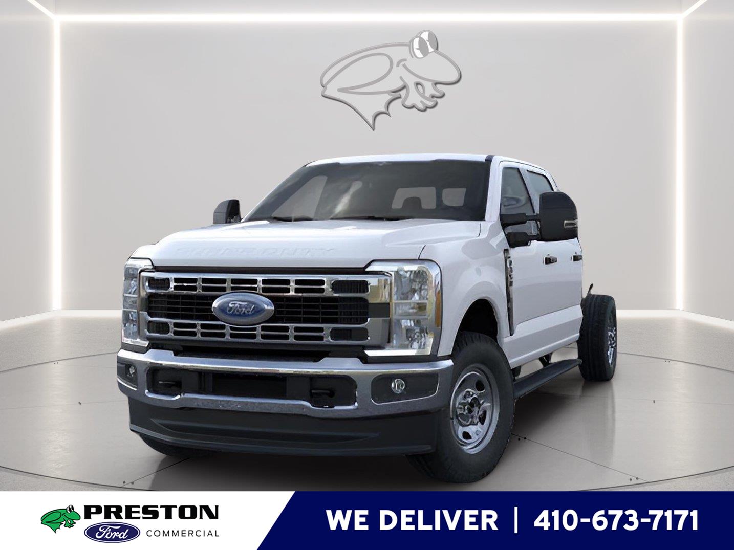 Oxford White 2026 Ford F-350 Super Duty Chassis Pickup Truck Four-Wheel Drive Automatic