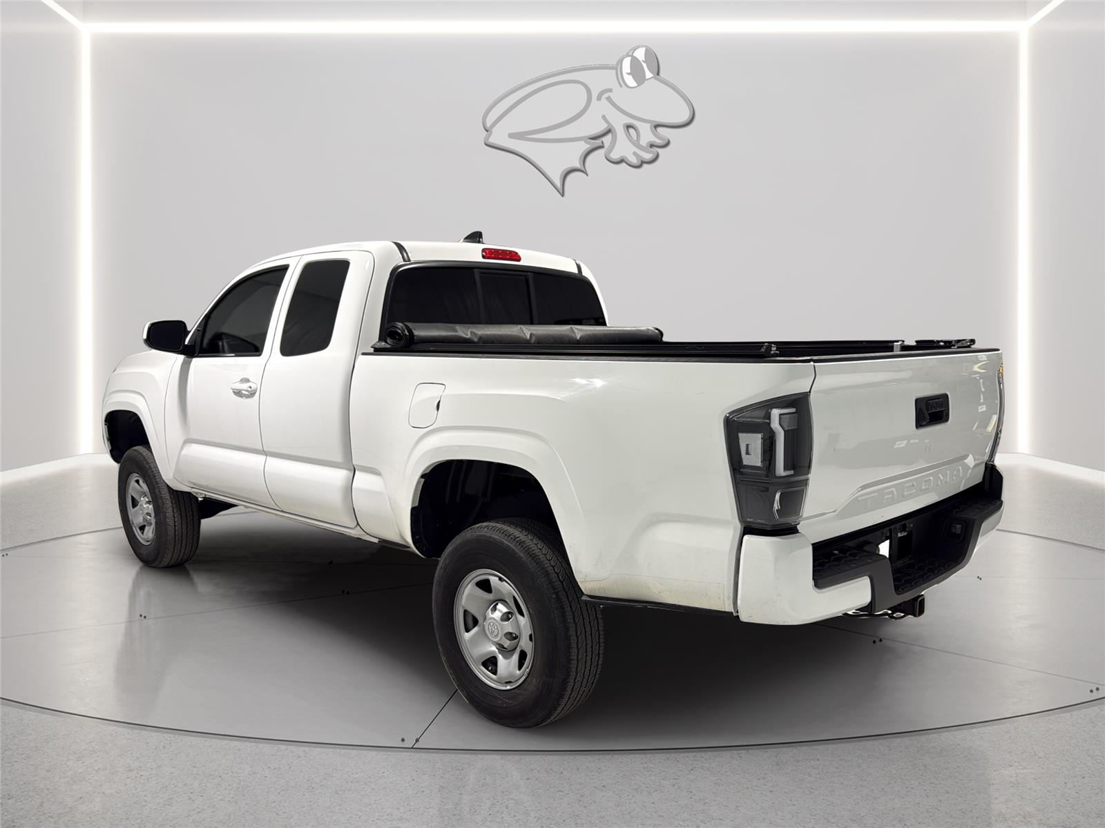 View vehicle photo 4