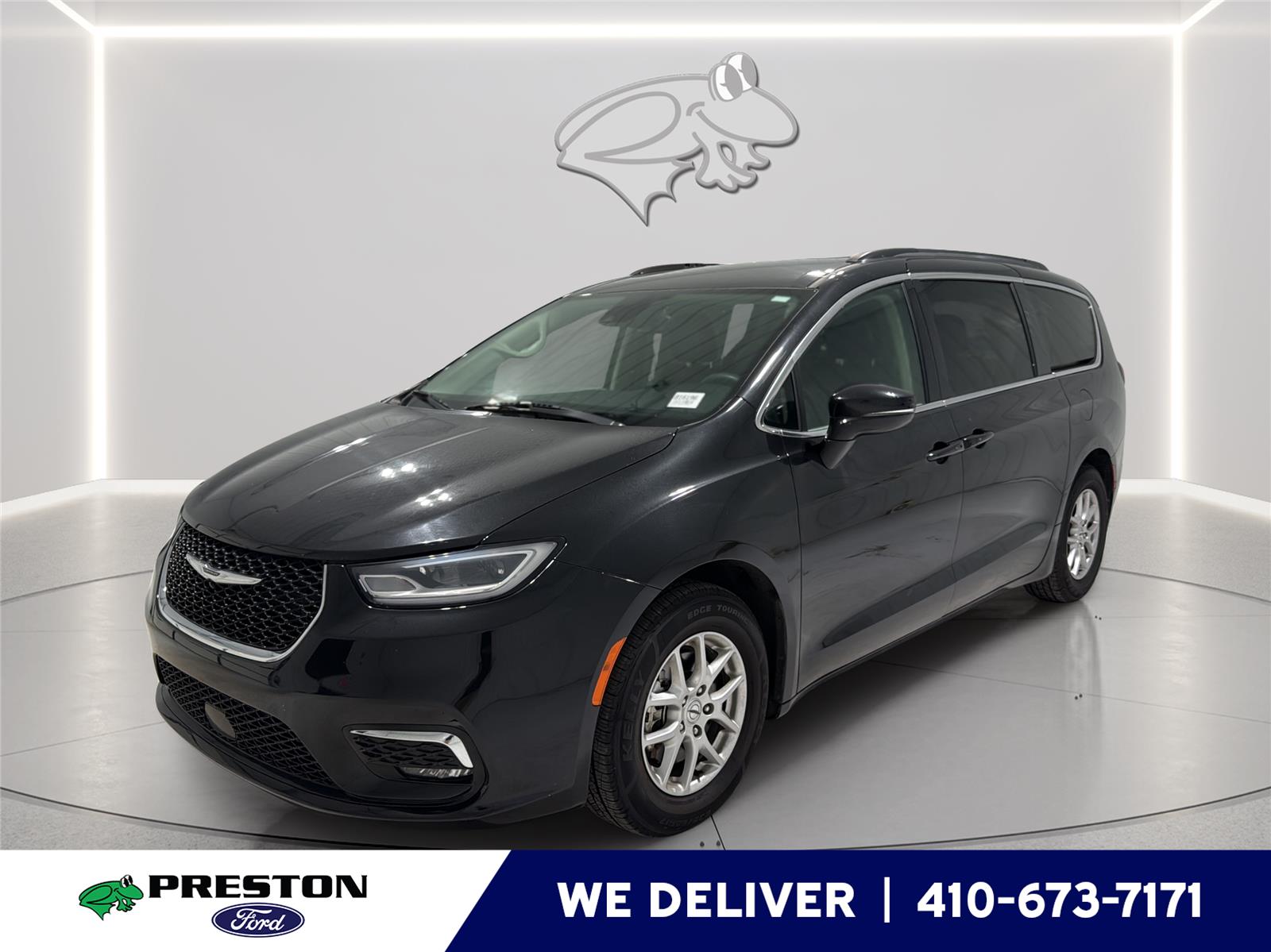 Brilliant Black Crystal Pearlcoat 2022 Chrysler Pacifica Minivan Front-Wheel Drive 9-Speed Automatic