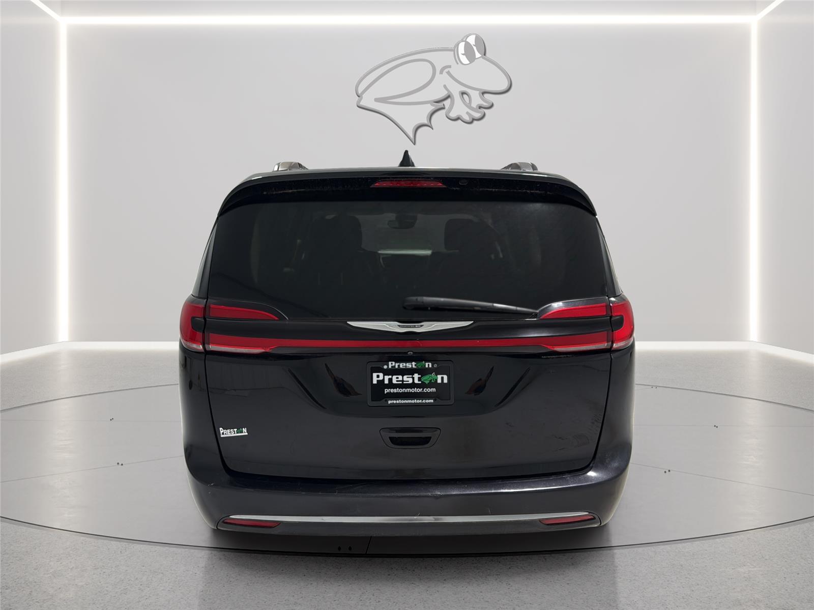 View vehicle photo 4