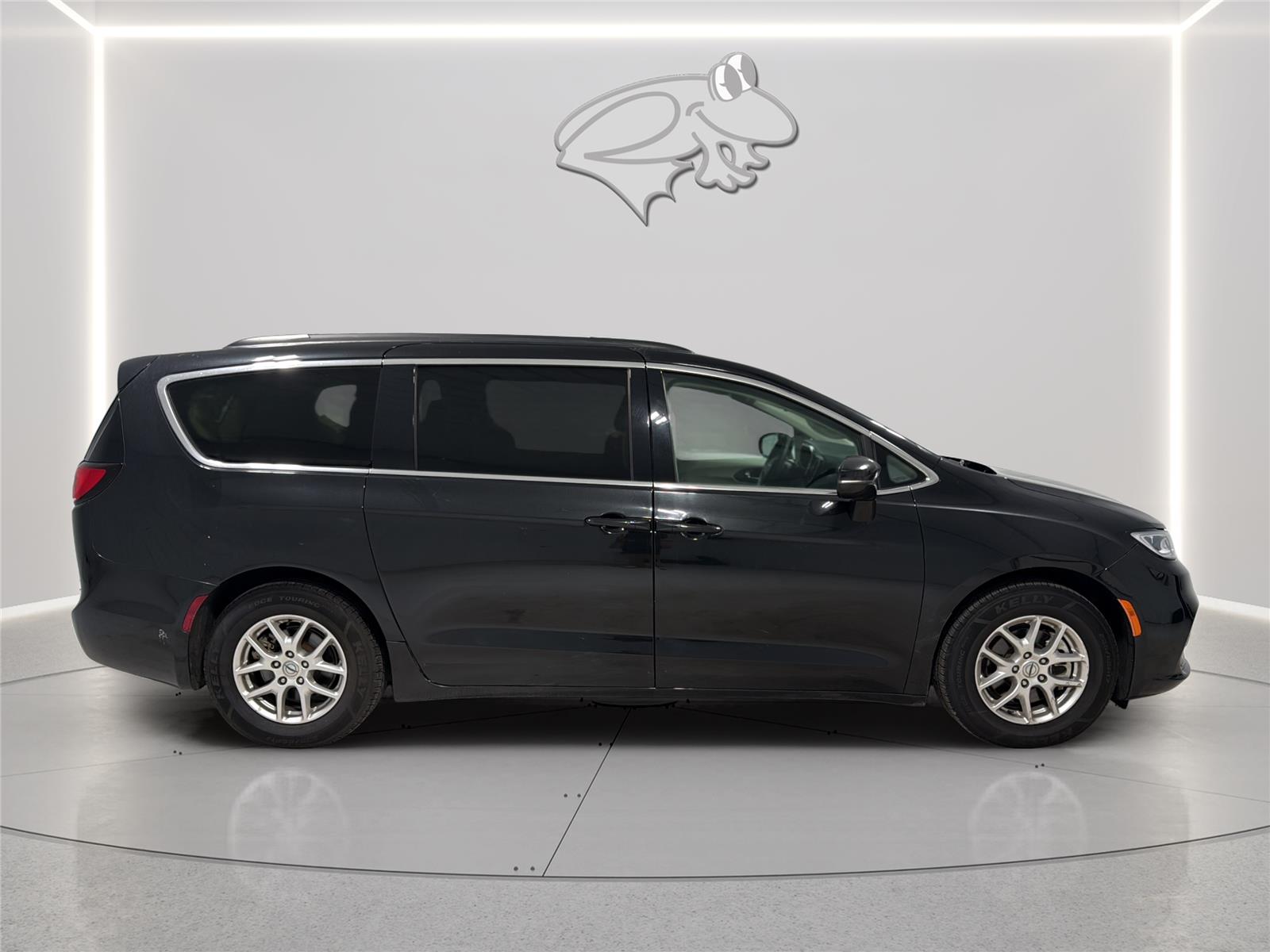 View vehicle photo 6