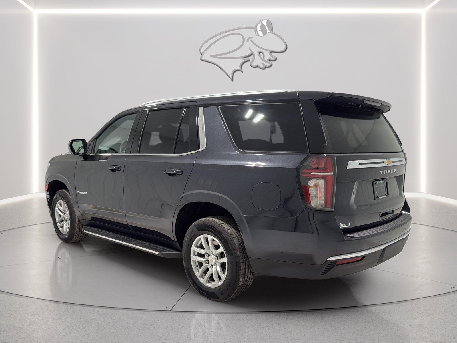 View vehicle photo 3