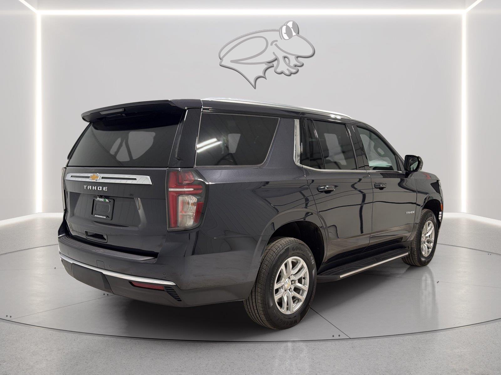 View vehicle photo 5