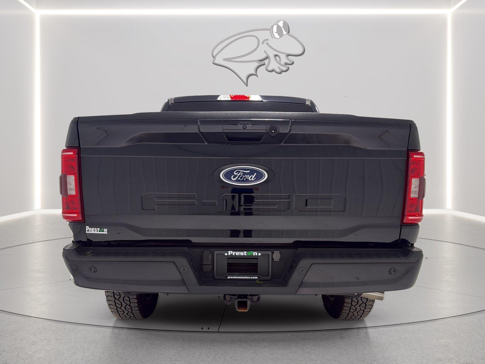 View vehicle photo 4