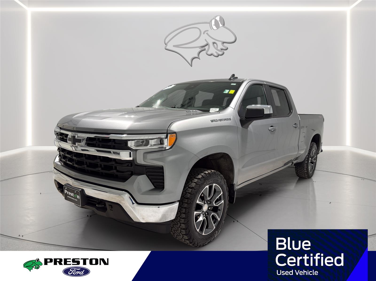 Sterling Gray Metallic 2024 Chevrolet Silverado 1500 Pickup Truck Four-Wheel Drive Automatic