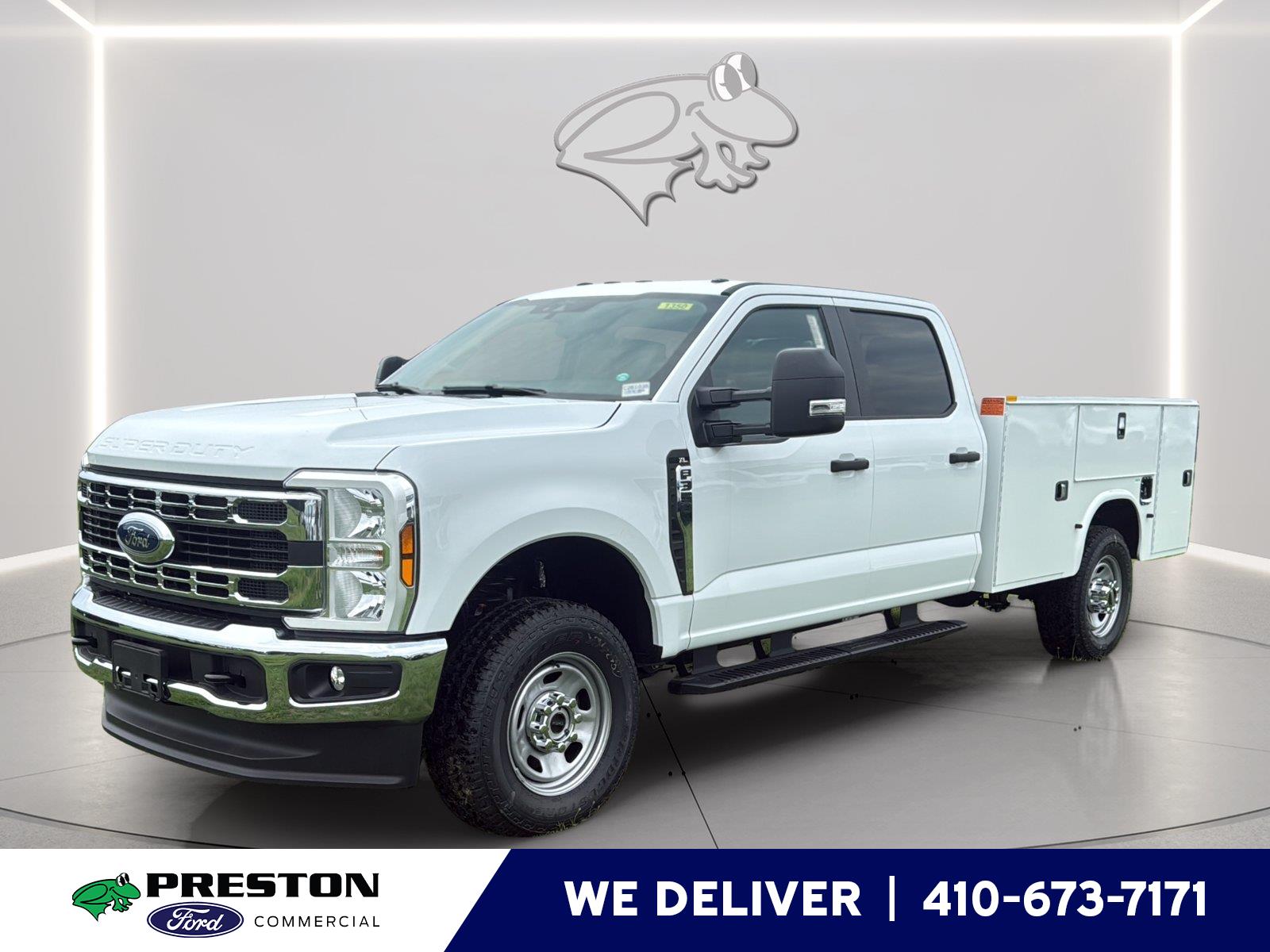 Oxford White 2026 Ford F-350 Super Duty Chassis Four-Wheel Drive Automatic