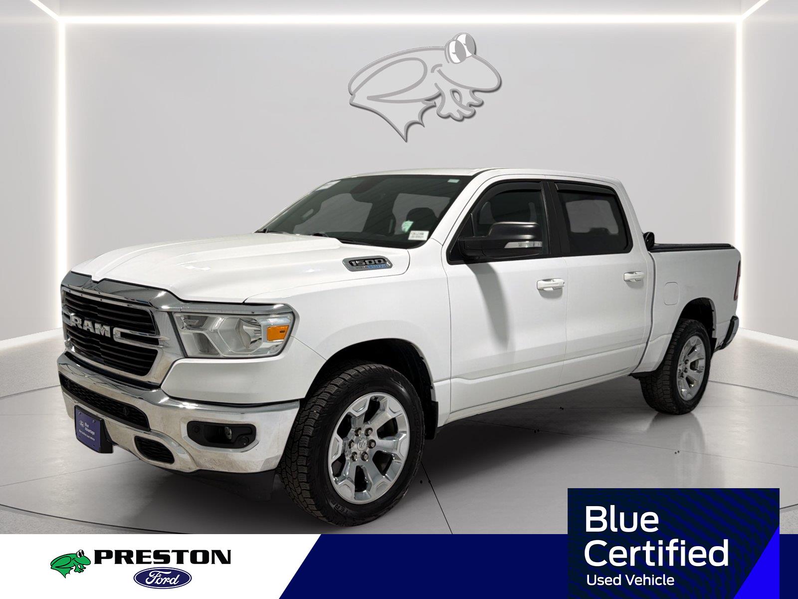 Bright White Clearcoat 2021 RAM 1500 Pickup Truck Four-Wheel Drive 8-Speed Automatic