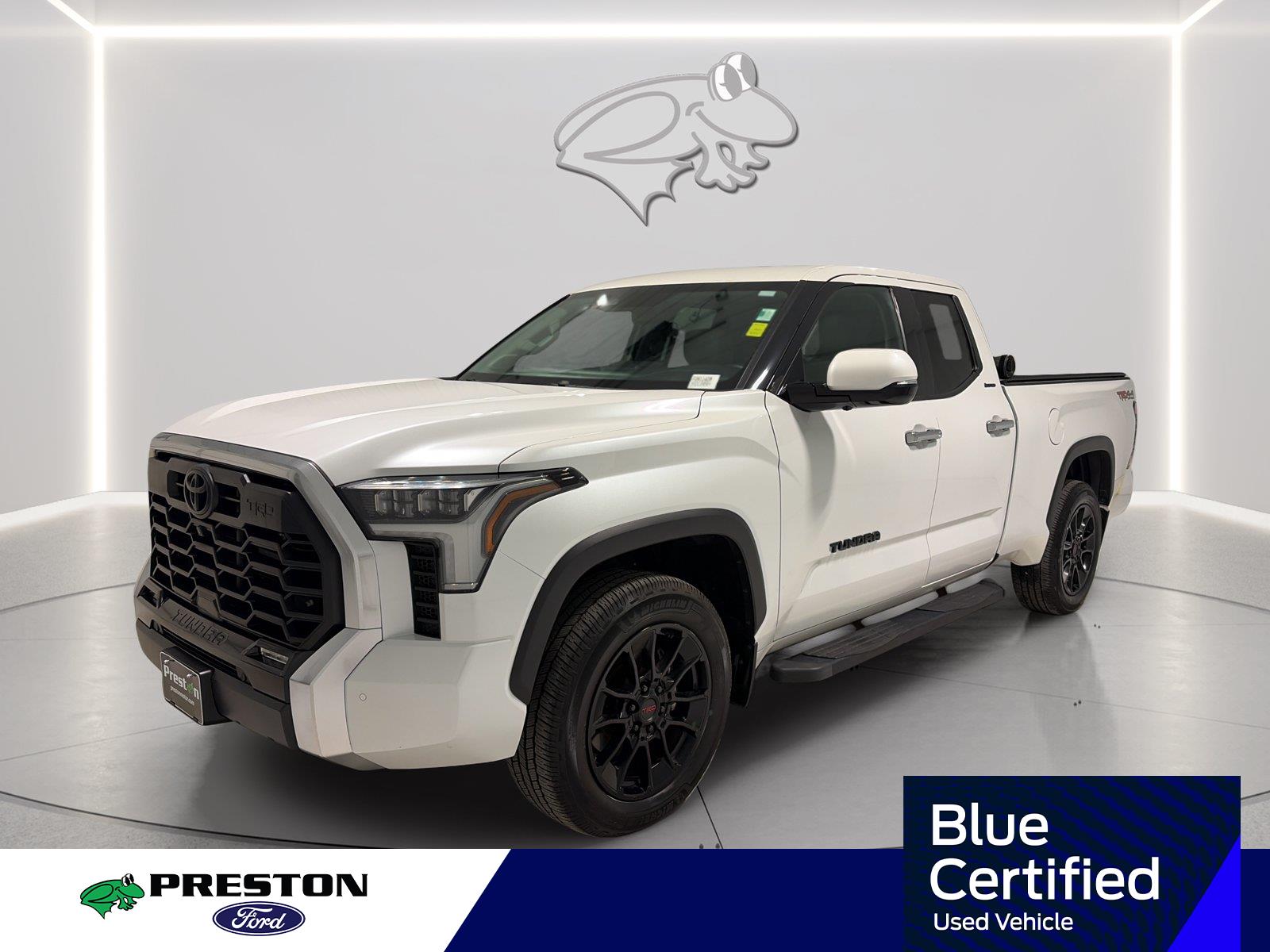 White (Wind Chill Pearl) 2022 Toyota Tundra Pickup Truck Four-Wheel Drive Automatic