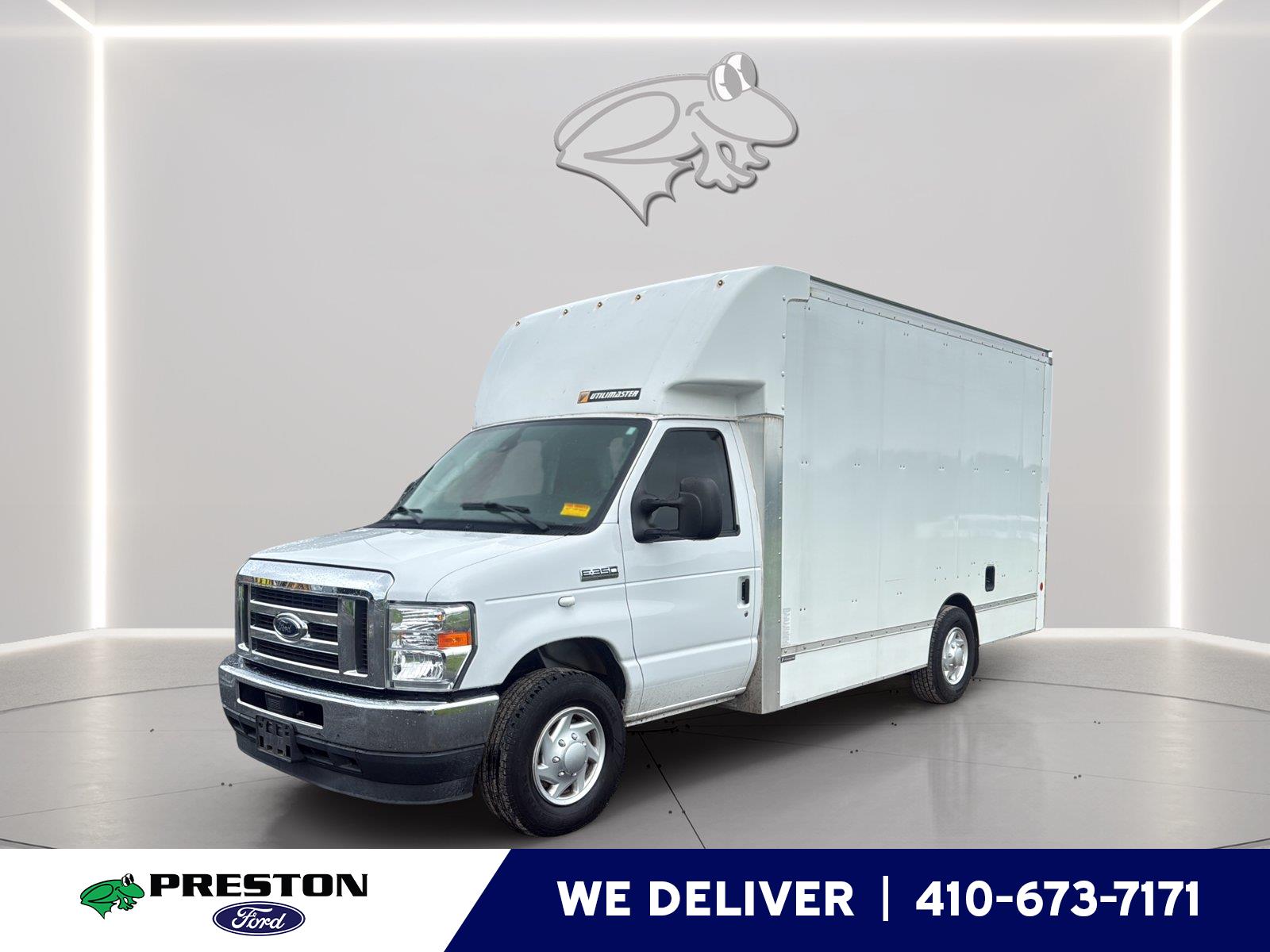 2022 Ford E-Series Chassis E-350 SD Cutaway SB RWD