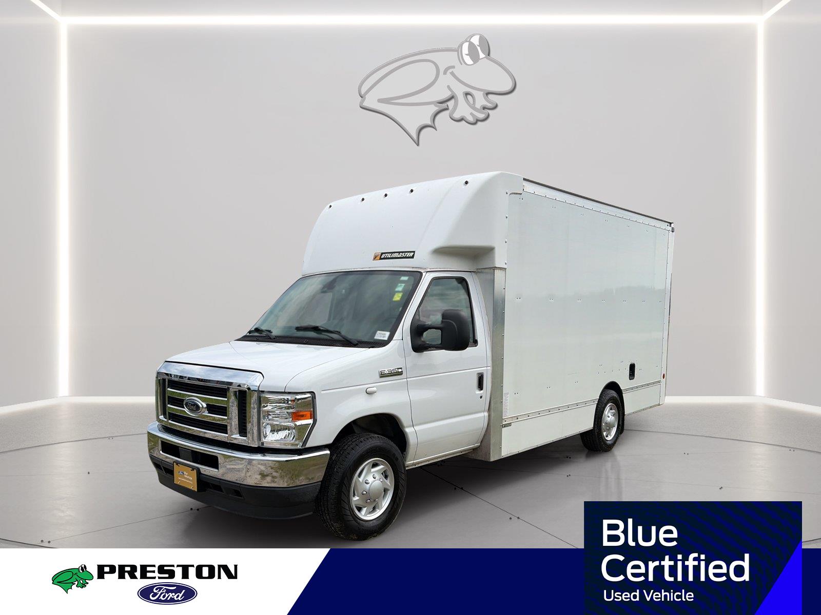 2022 Ford E-Series Chassis Blanco (Oxford White) Camioneta Tracción trasera 6 velocidades Automática