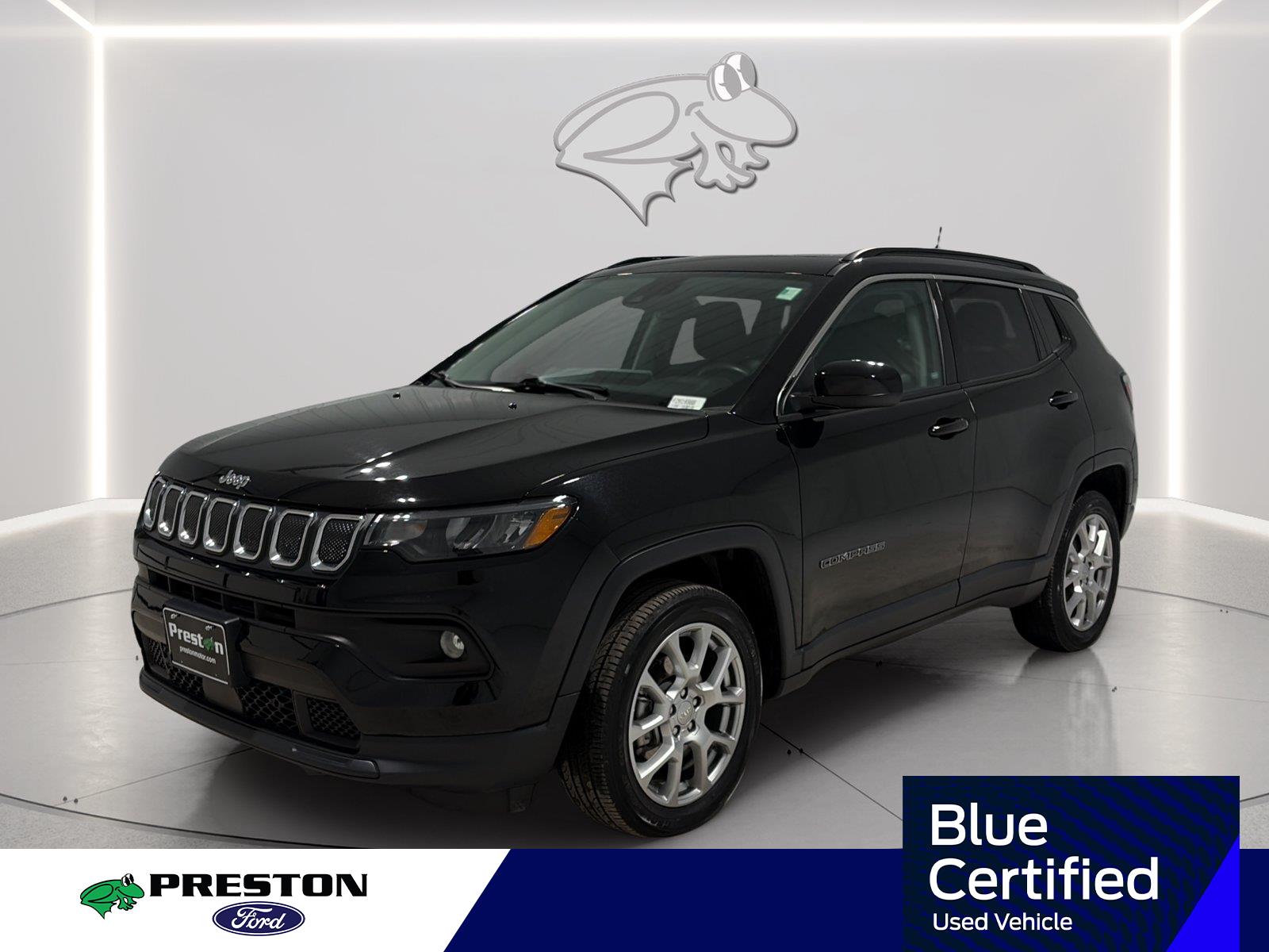 Diamond Black Crystal Pearlcoat 2022 Jeep Compass SUV / Crossover Four-Wheel Drive 9-Speed Automatic