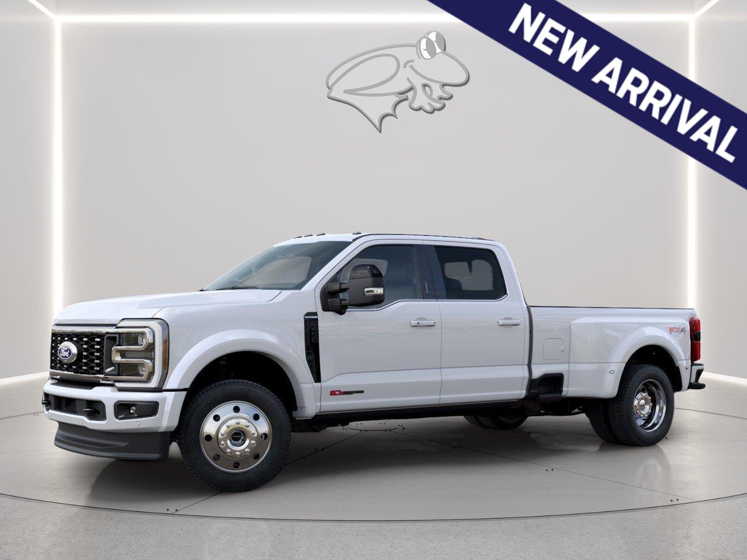 Star White Metallic Tri-Coat 2027 Ford F-450 Super Duty Pickup Truck Four-Wheel Drive Automatic