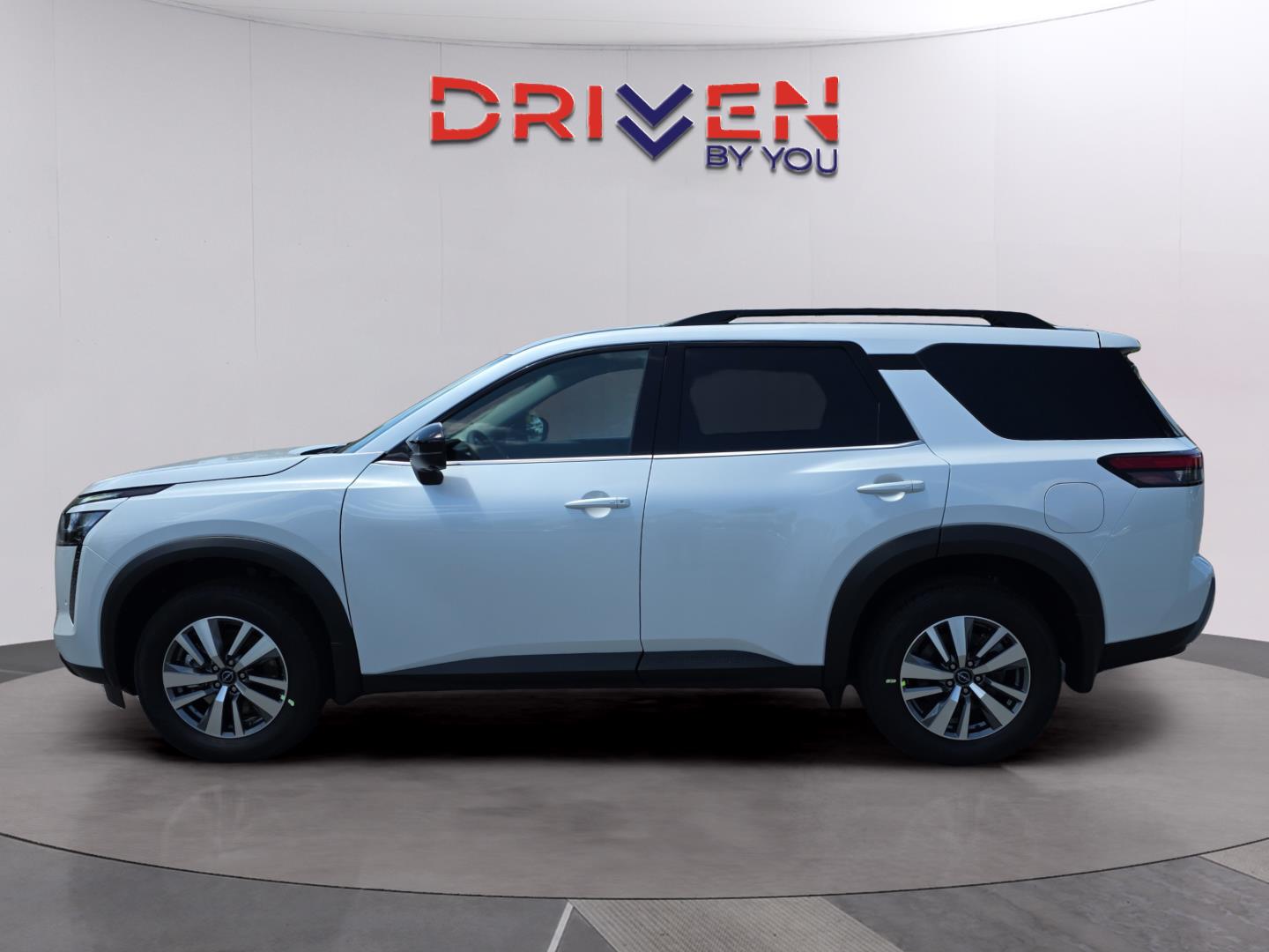 View vehicle photo 2