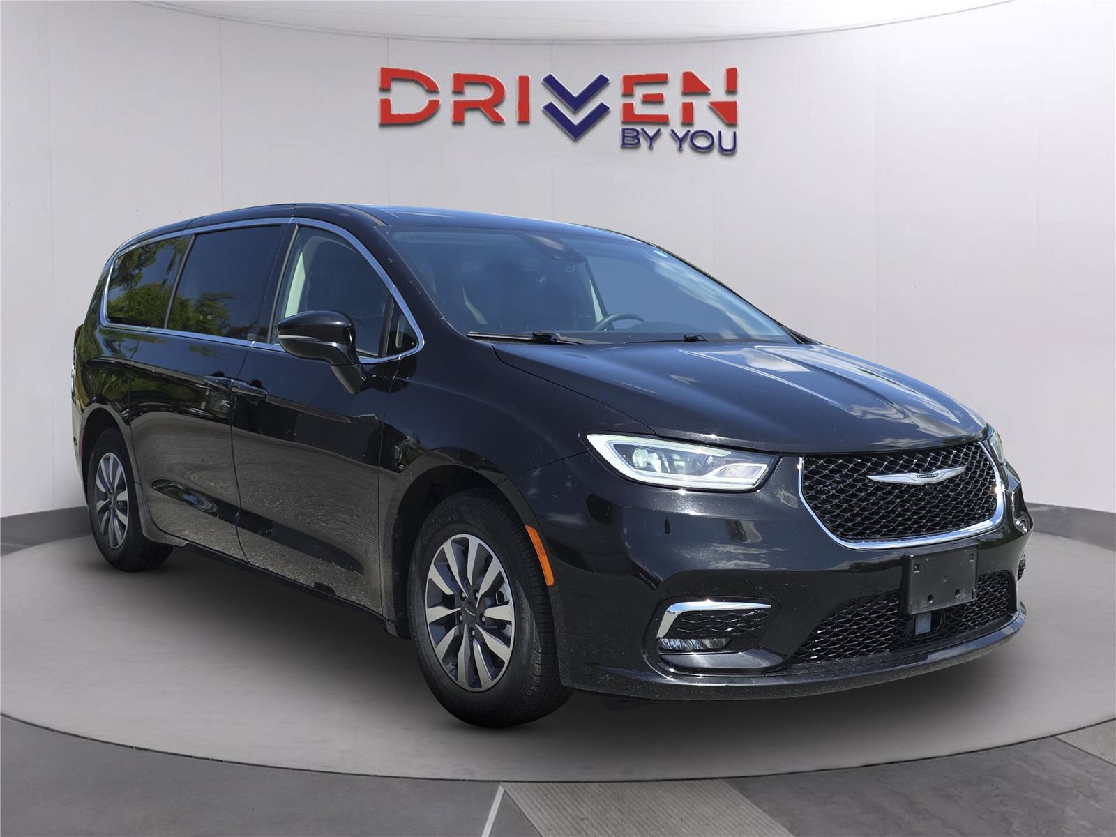 Black 2024 Chrysler Pacifica Hybrid Minivan Front-Wheel Drive Automatic