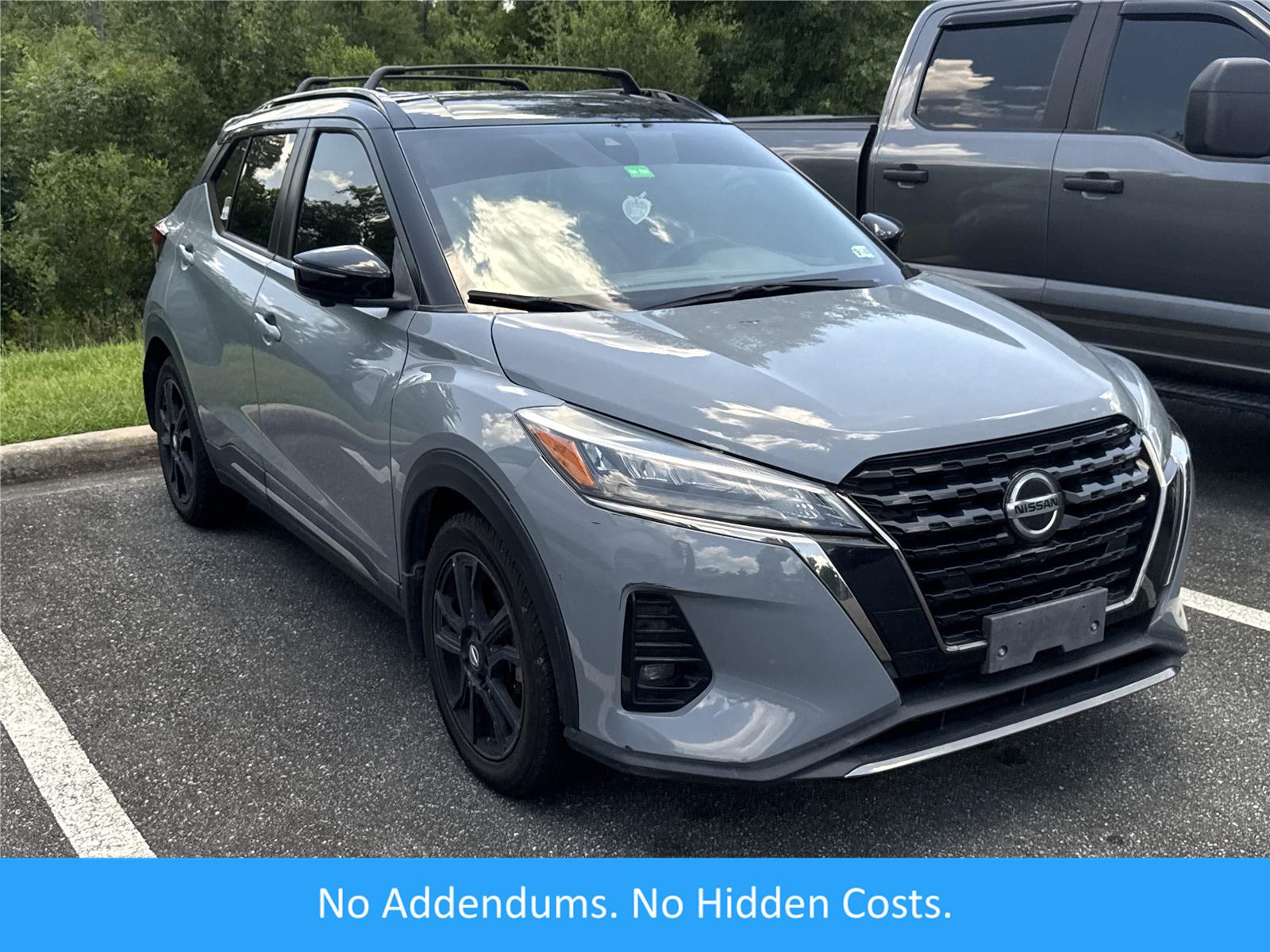 Boulder Gray Pearl/Super Black 2021 Nissan Kicks SUV / Crossover Front-Wheel Drive Continuously Variable Transmission