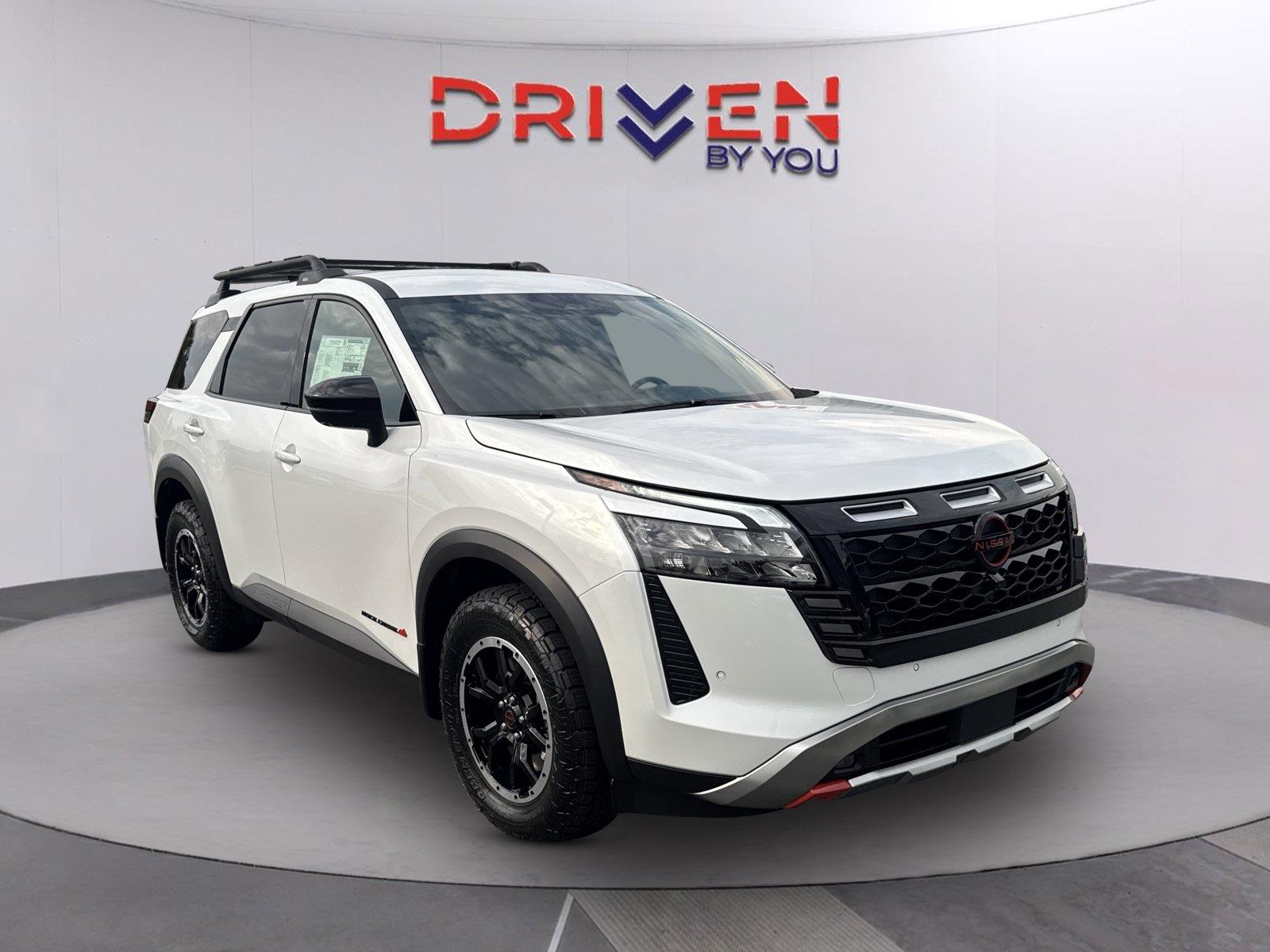 Everest White Pearl Tricoat 2026 Nissan Pathfinder SUV / Crossover All-Wheel Drive Automatic