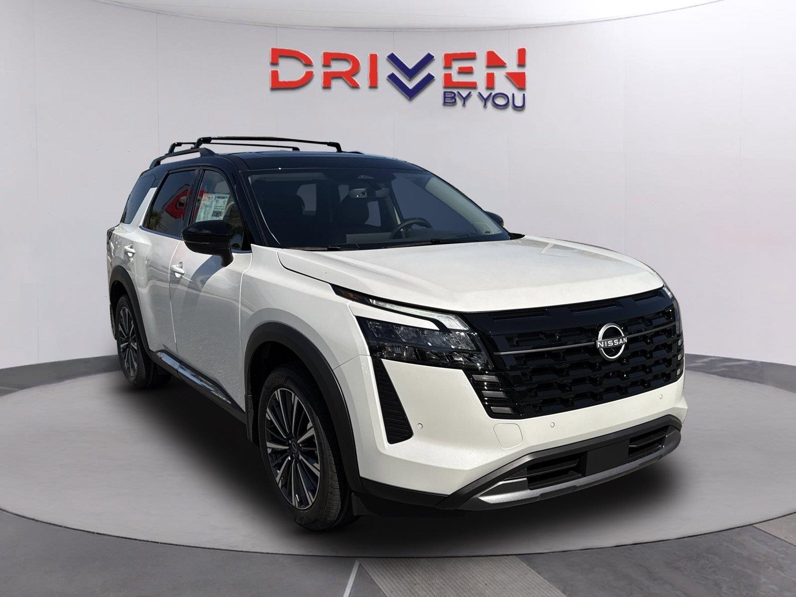 Everest White Pearl Tricoat/Super Black 2026 Nissan Pathfinder SUV / Crossover Front-Wheel Drive Automatic