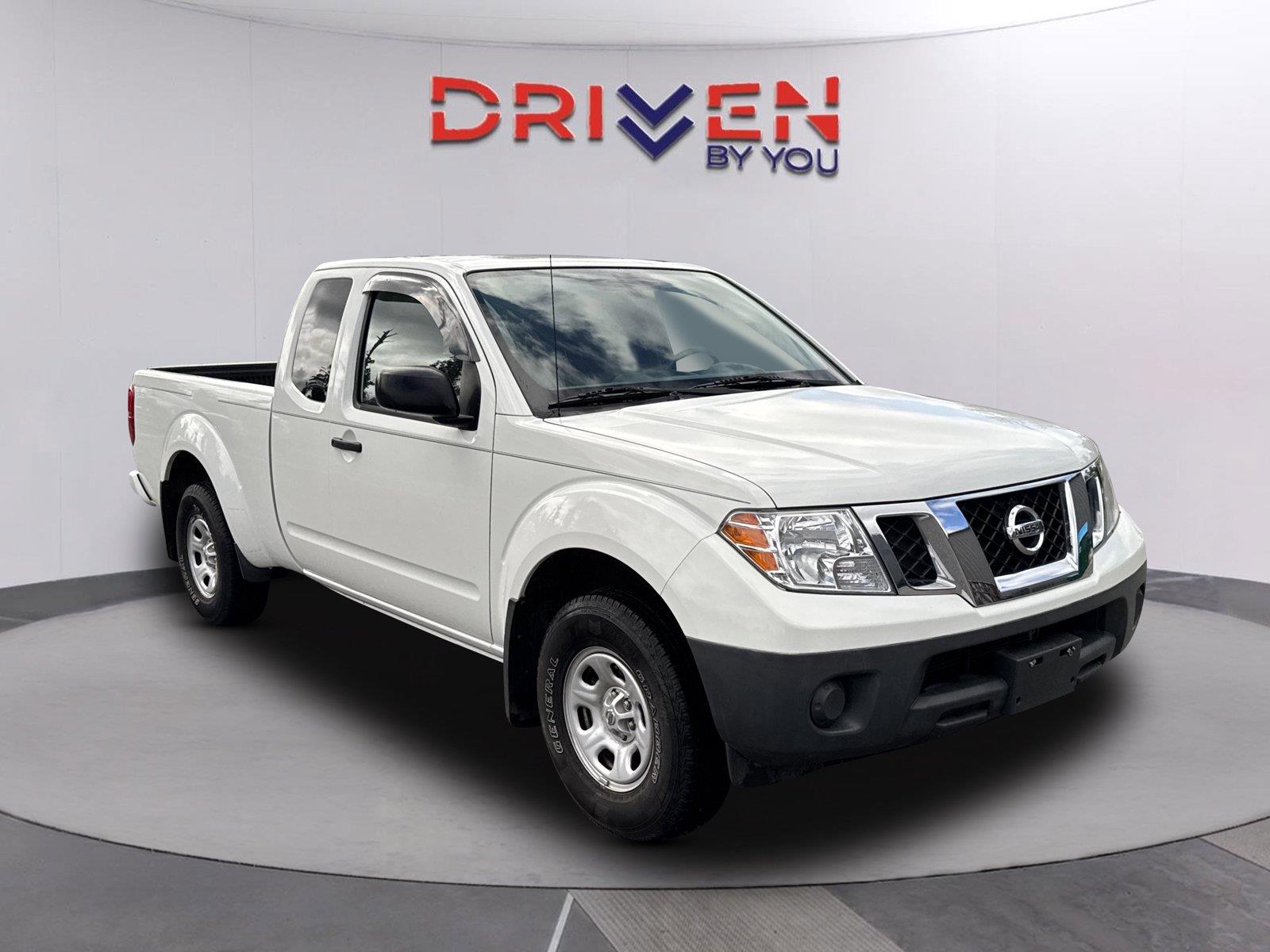 Glacier White 2018 Nissan Frontier Pickup Truck 4X2 Automatic
