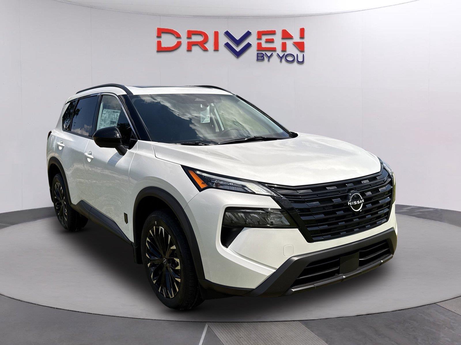Everest White Pearl Tricoat 2026 Nissan Rogue SUV / Crossover All-Wheel Drive Continuously Variable Transmission