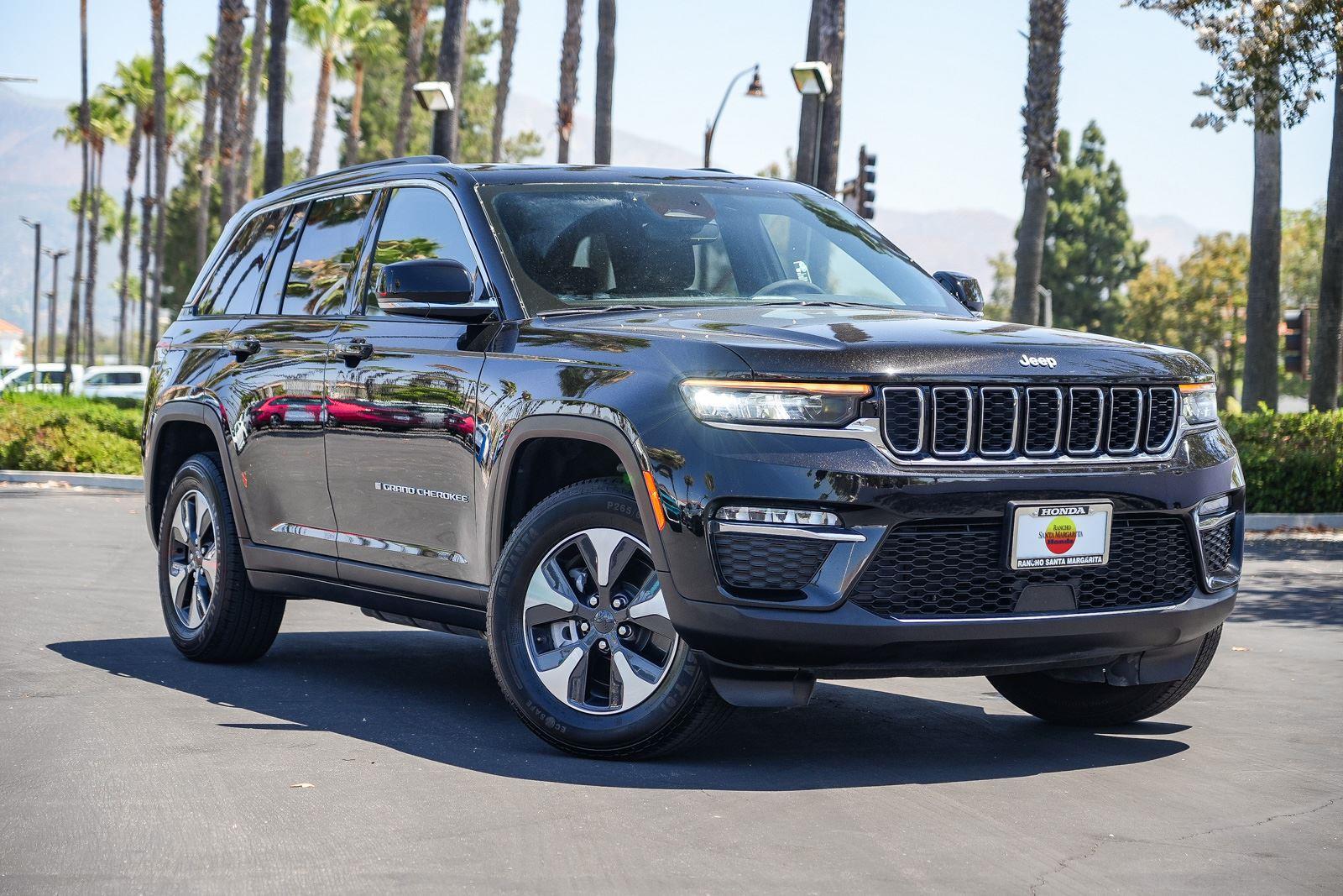 Diamond Black Crystal Pearlcoat 2024 Jeep Grand Cherokee 4xe SUV / Crossover Four-Wheel Drive 8-Speed Automatic