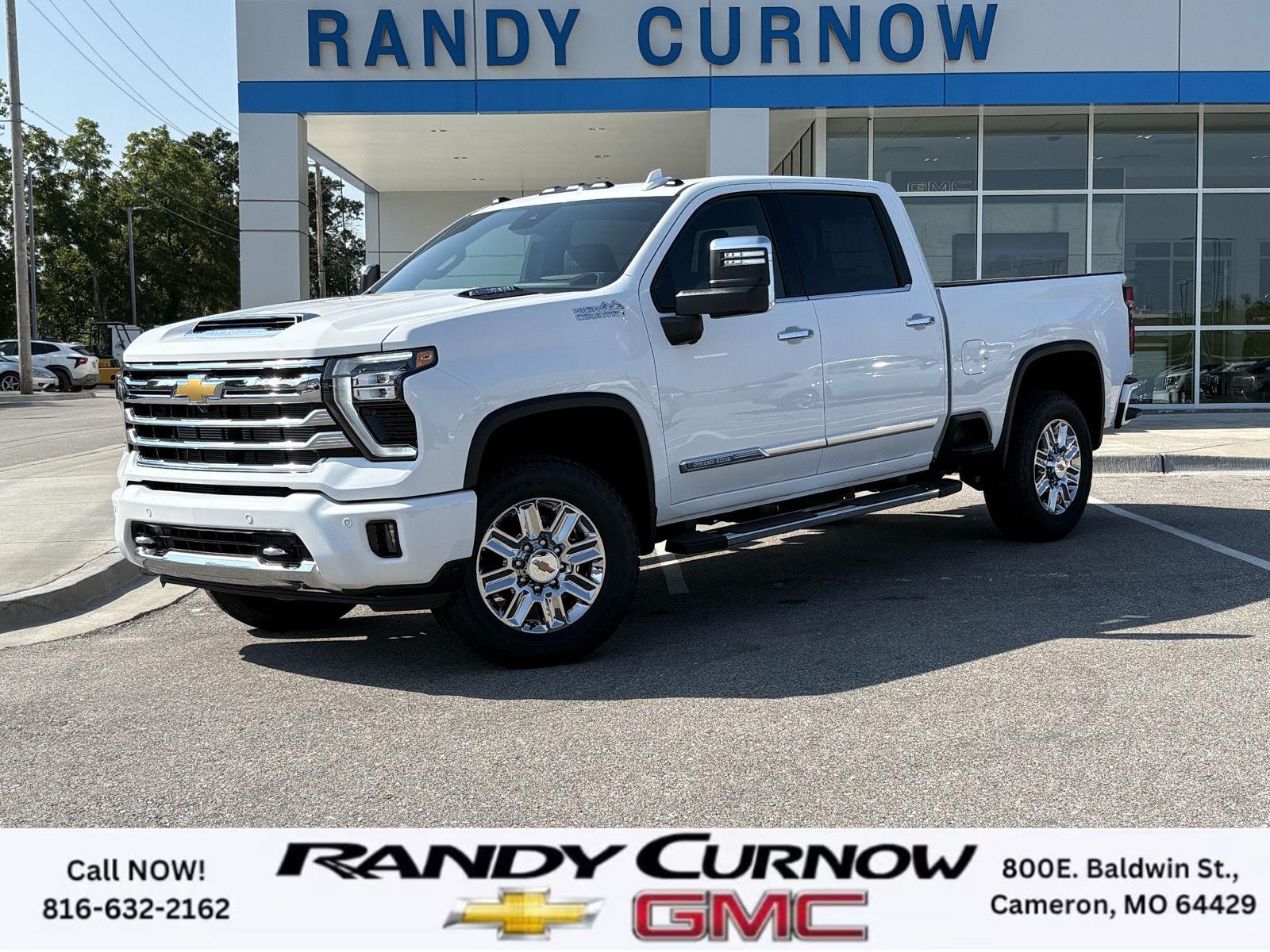 Summit White 2026 Chevrolet Silverado 2500HD Pickup Truck Four-Wheel Drive Automatic