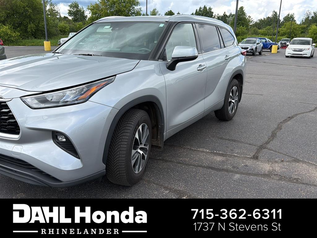 Celestial Silver Metallic 2020 Toyota Highlander SUV / Crossover All-Wheel Drive Automatic