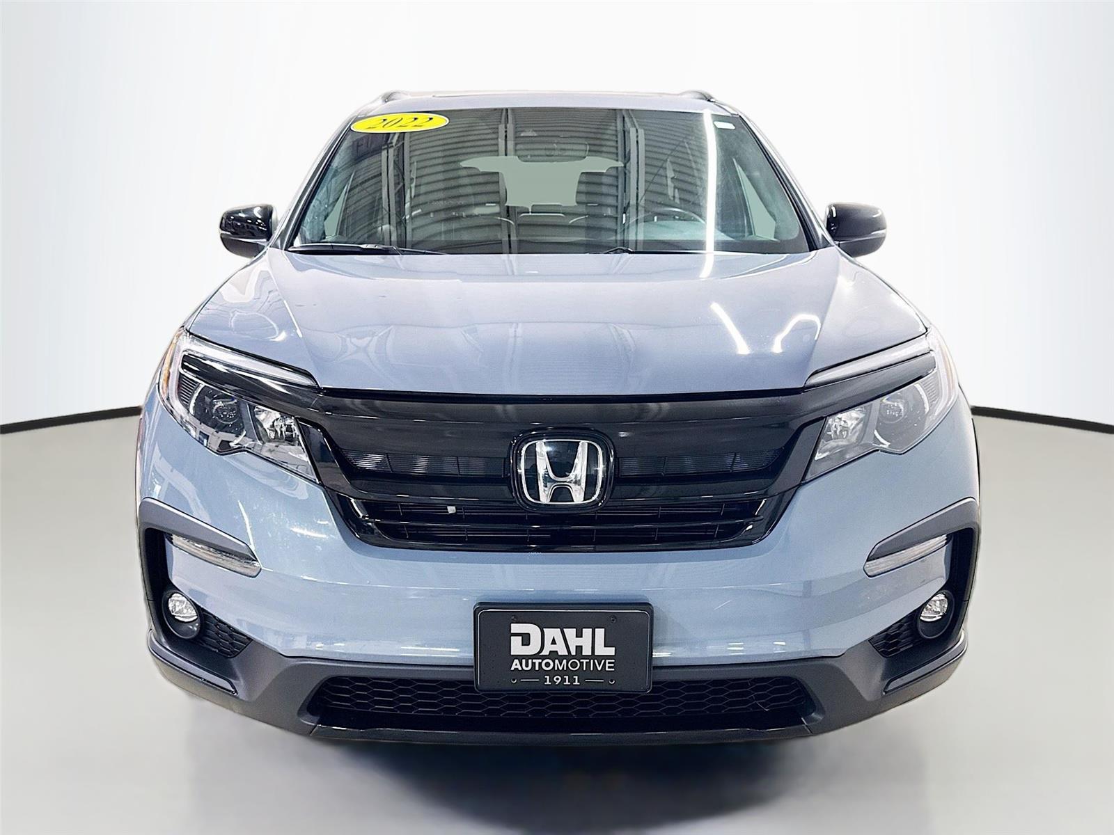 View vehicle photo 3