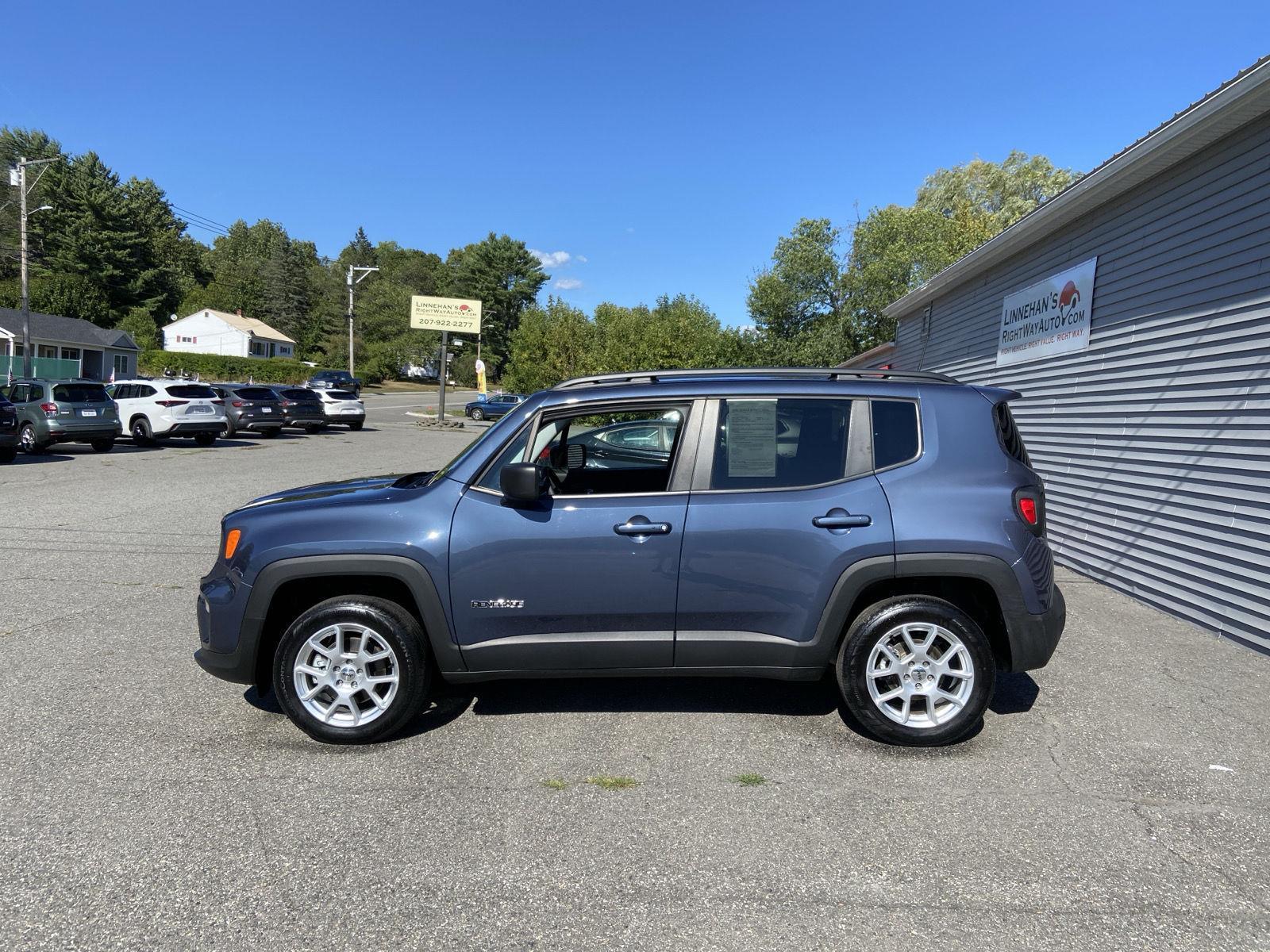 2022 Jeep Renegade Latitude photo 2