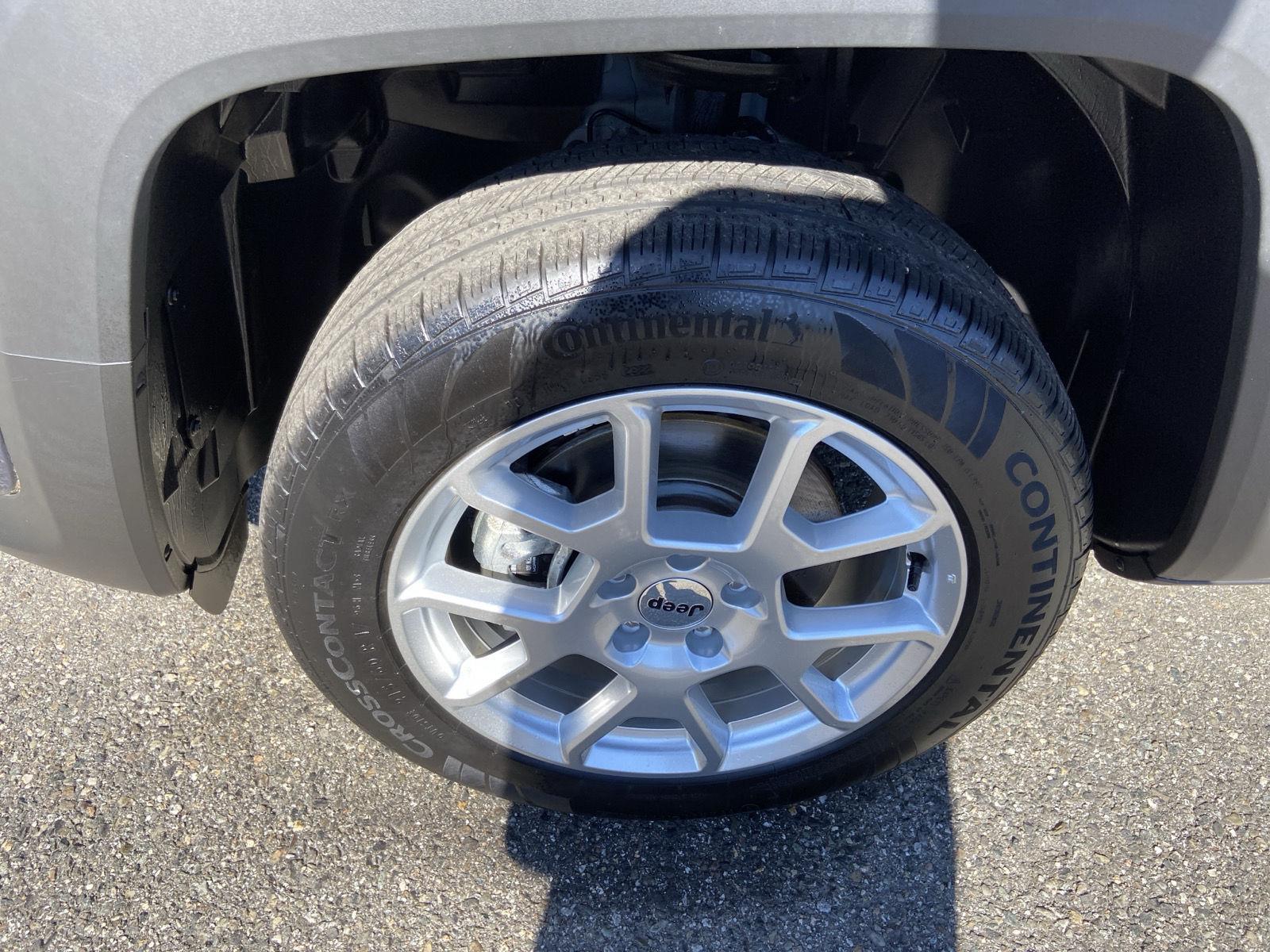2022 Jeep Renegade Latitude photo 9