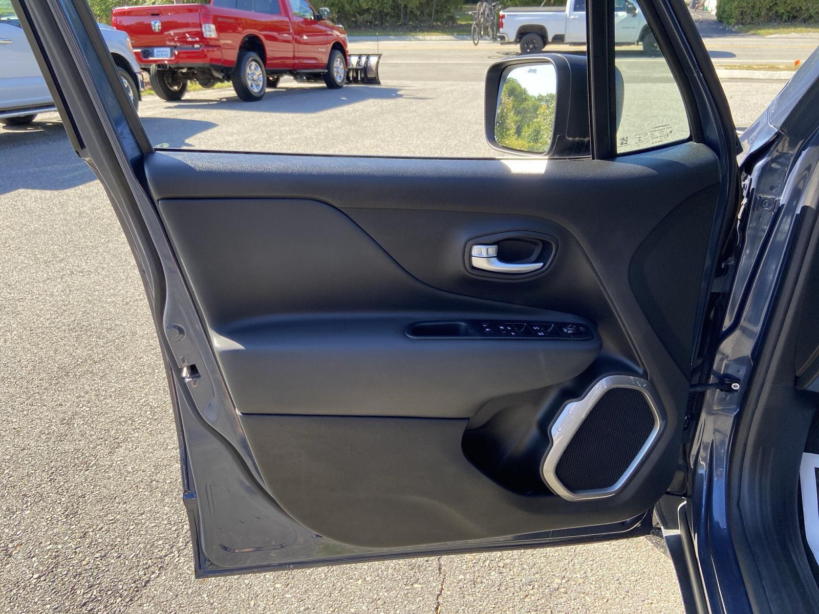2022 Jeep Renegade Latitude photo 13