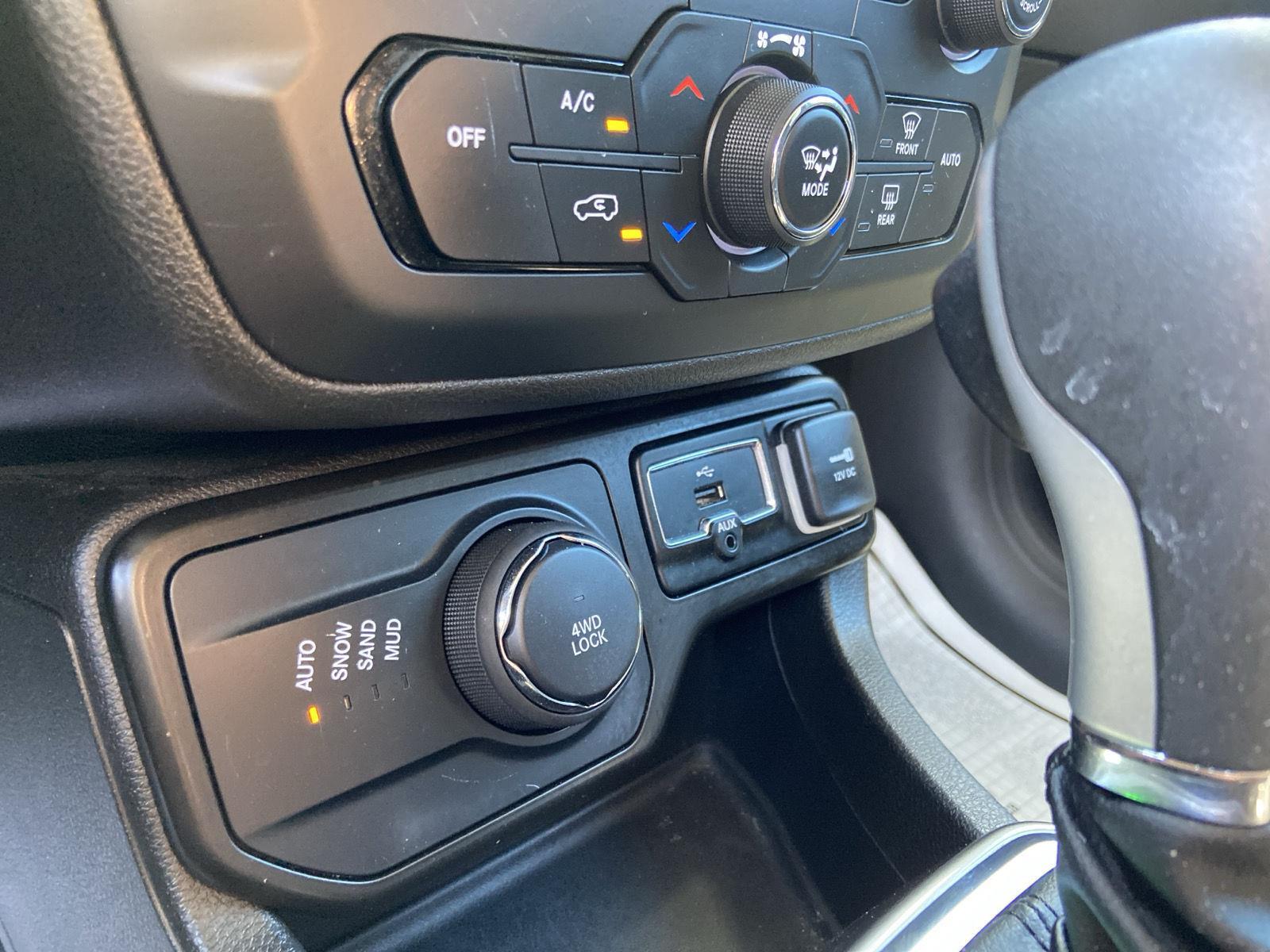 2022 Jeep Renegade Latitude photo 22