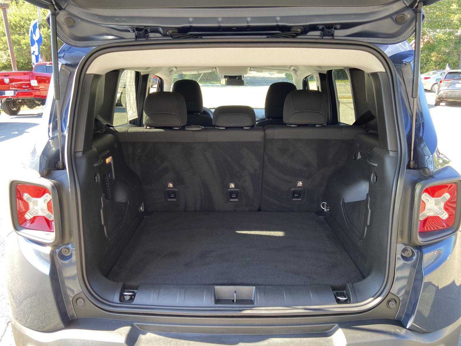 2022 Jeep Renegade Latitude photo 27