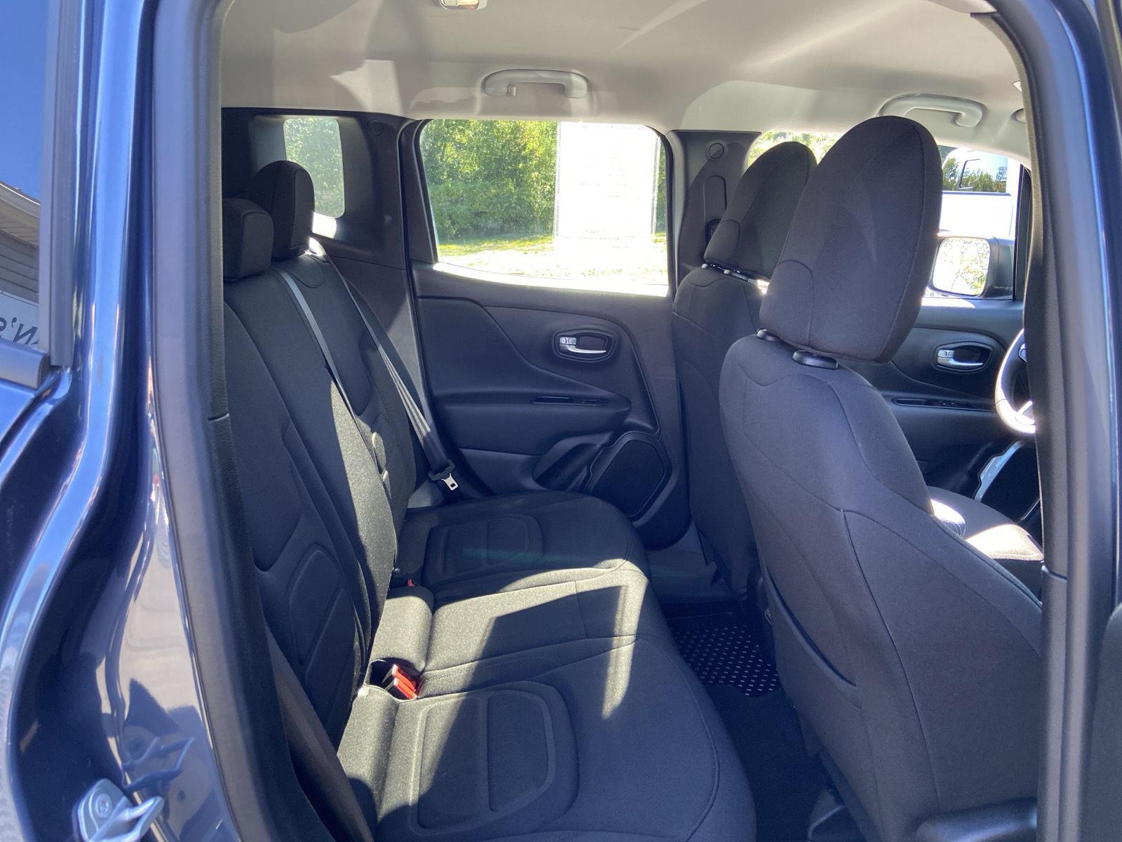 2022 Jeep Renegade Latitude photo 31